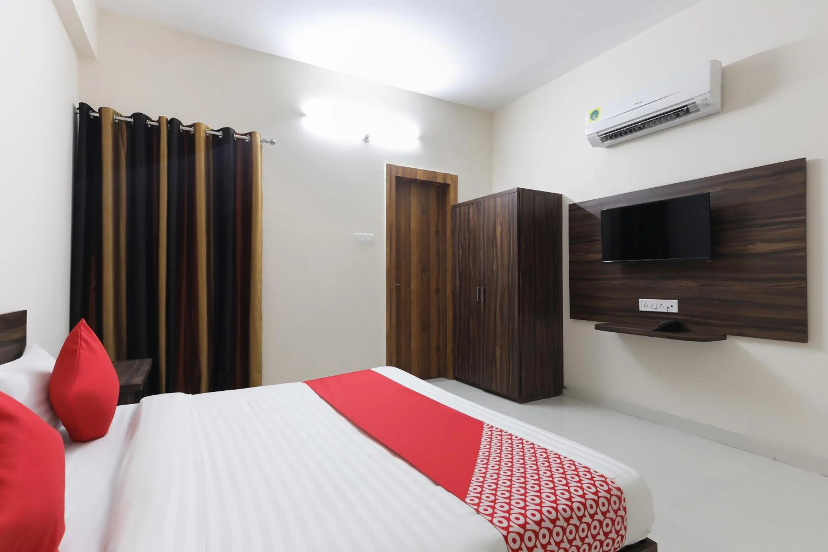 Bedroom, Bed in Hotel O La Flora