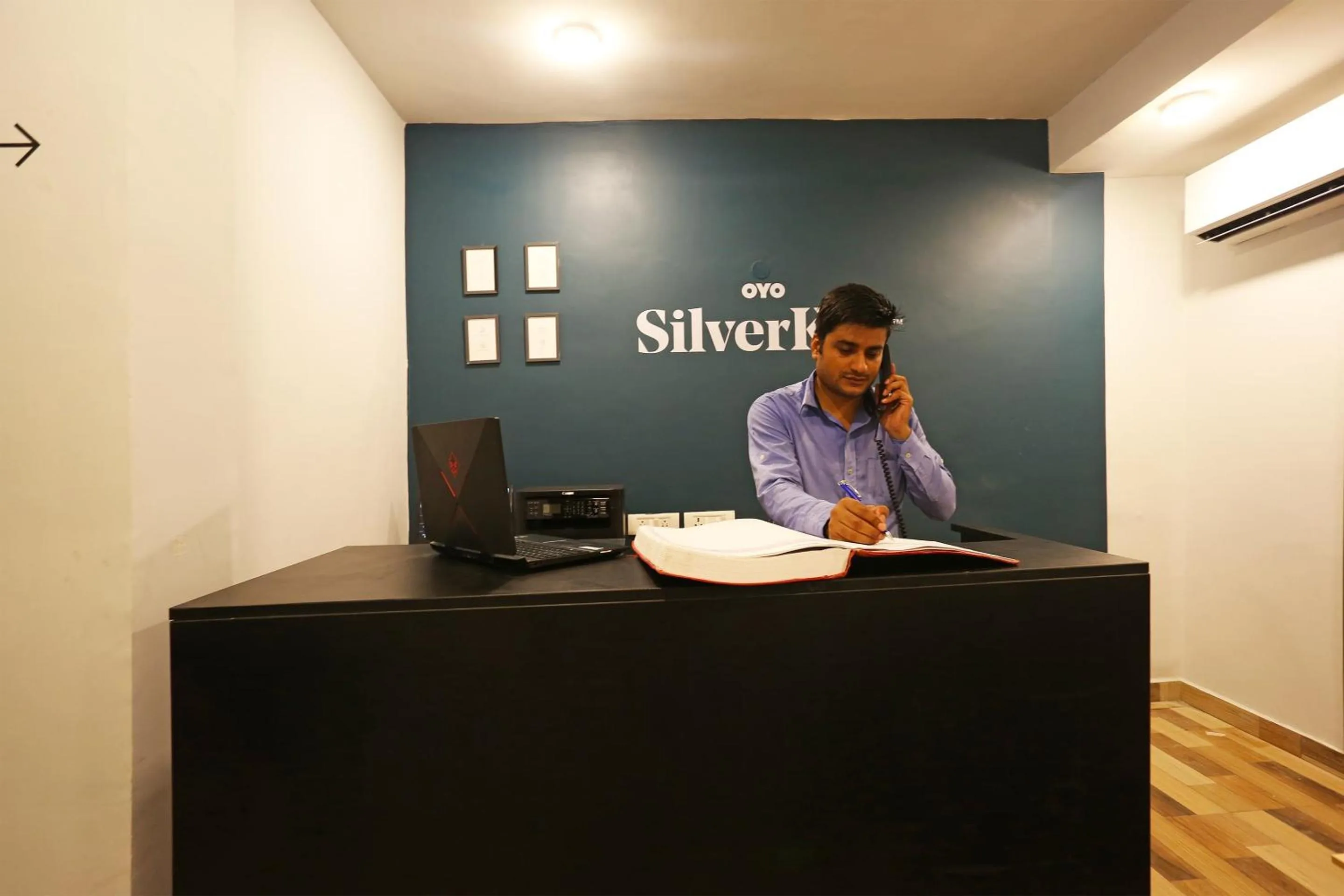 Lobby or reception in Super HOTEL SILVERKEY NEAR LIC BUILDING MAIN RD KHODA NEXT TO SHYAM OIL