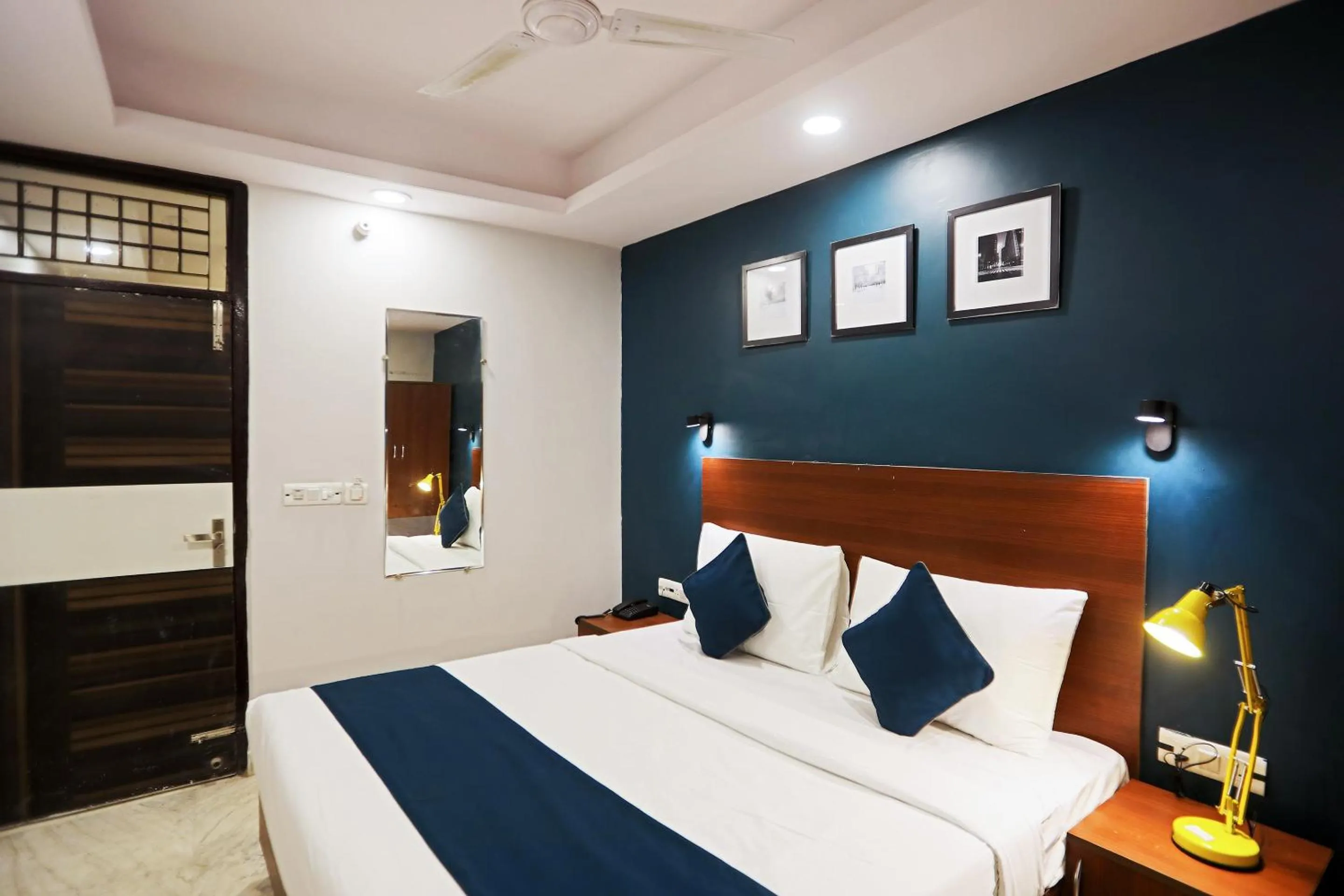 Bedroom, Bed in Super HOTEL SILVERKEY NEAR LIC BUILDING MAIN RD KHODA NEXT TO SHYAM OIL