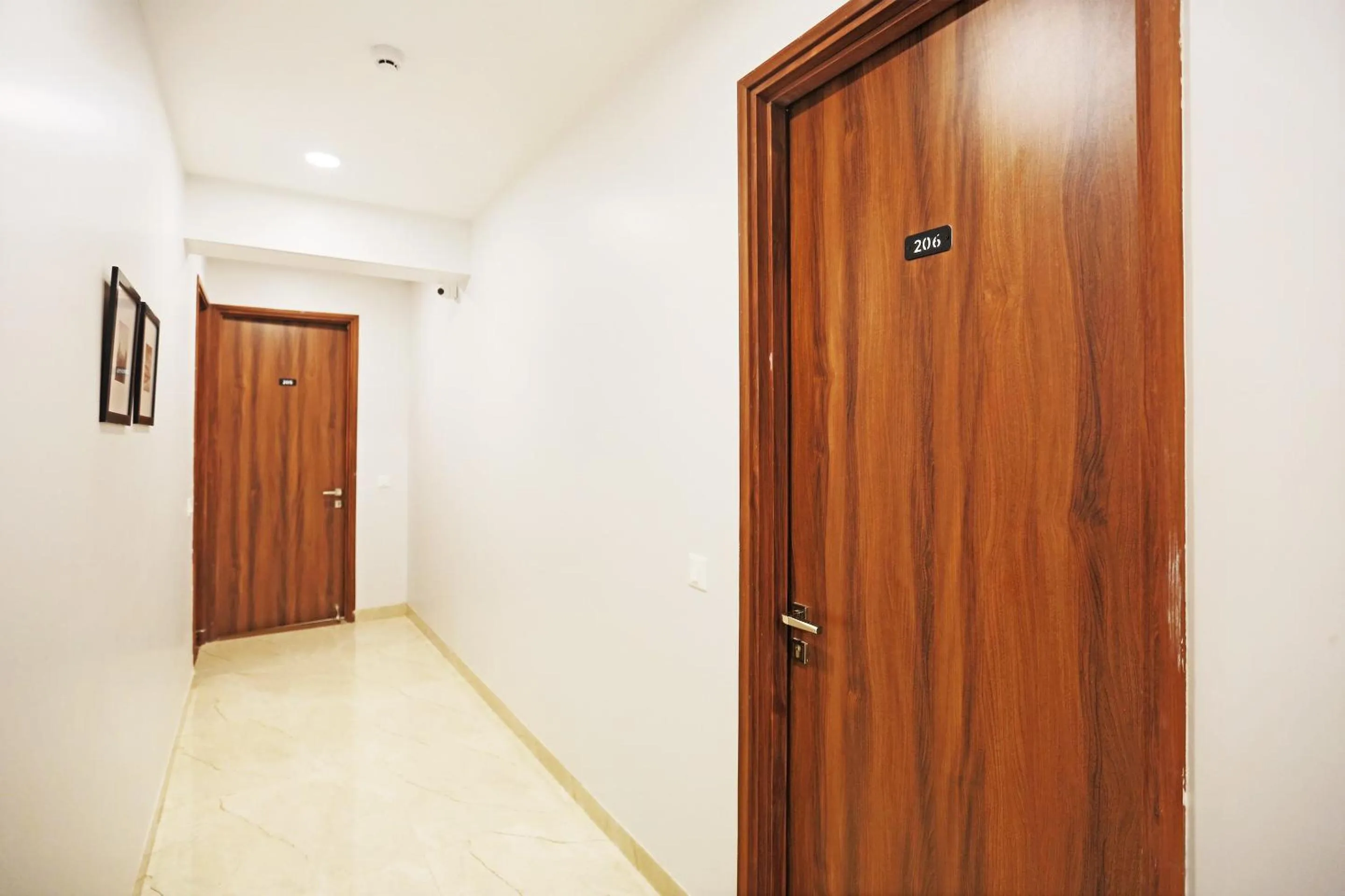 Lobby or reception in Hotel O Moody Moon Blue