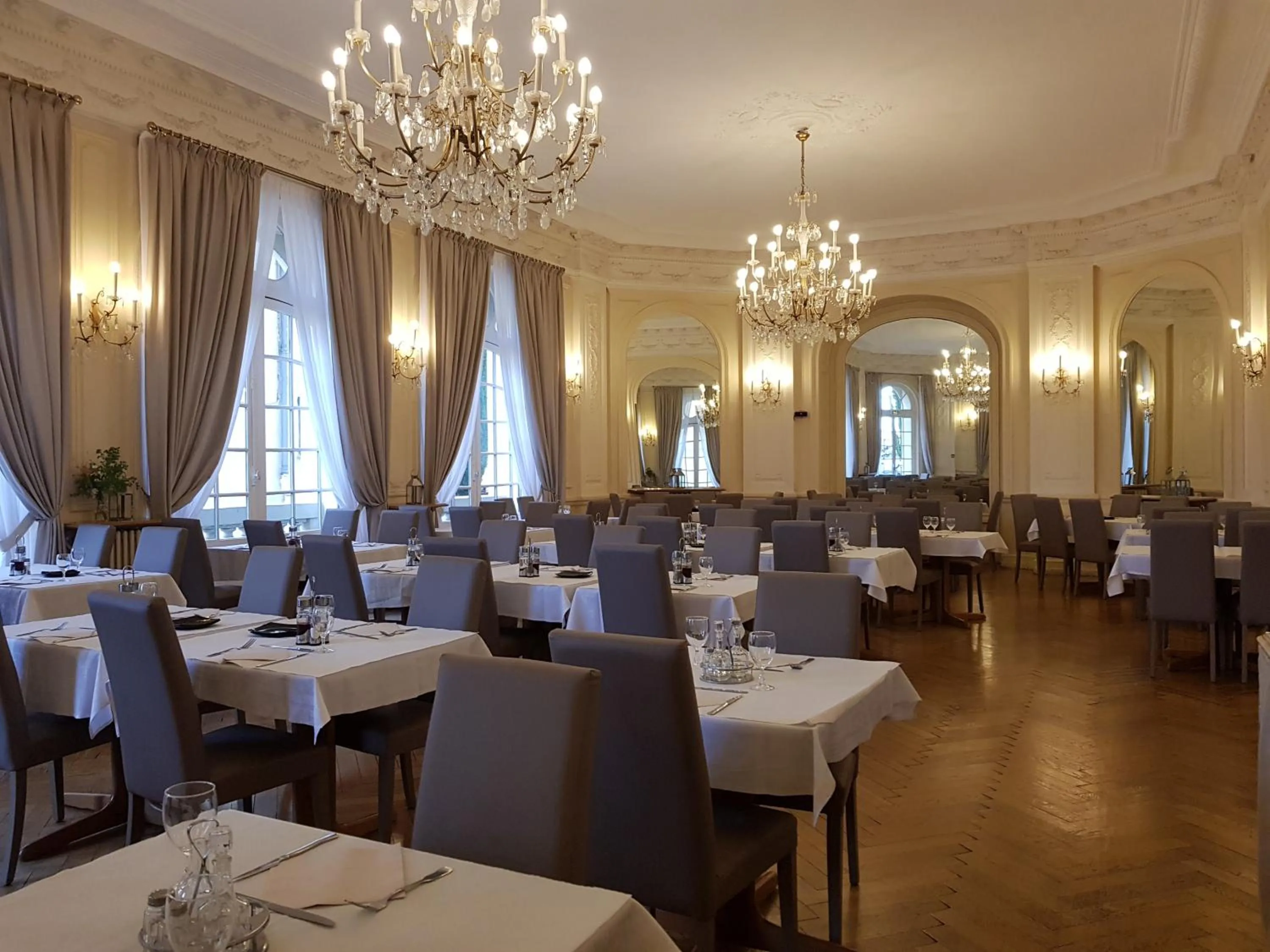 Restaurant/places to eat in Hotel El Paradiso