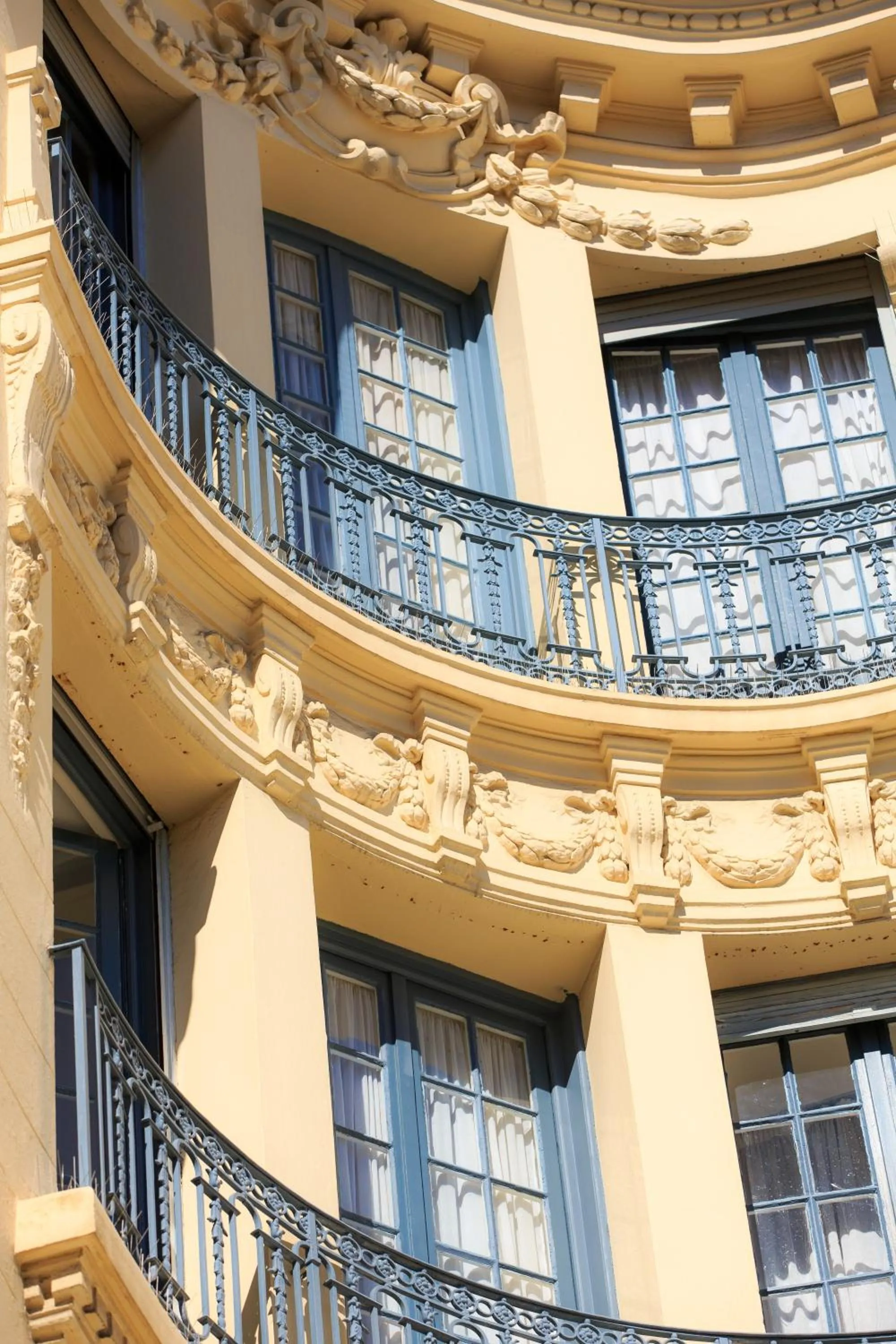 Property building in Hotel El Paradiso