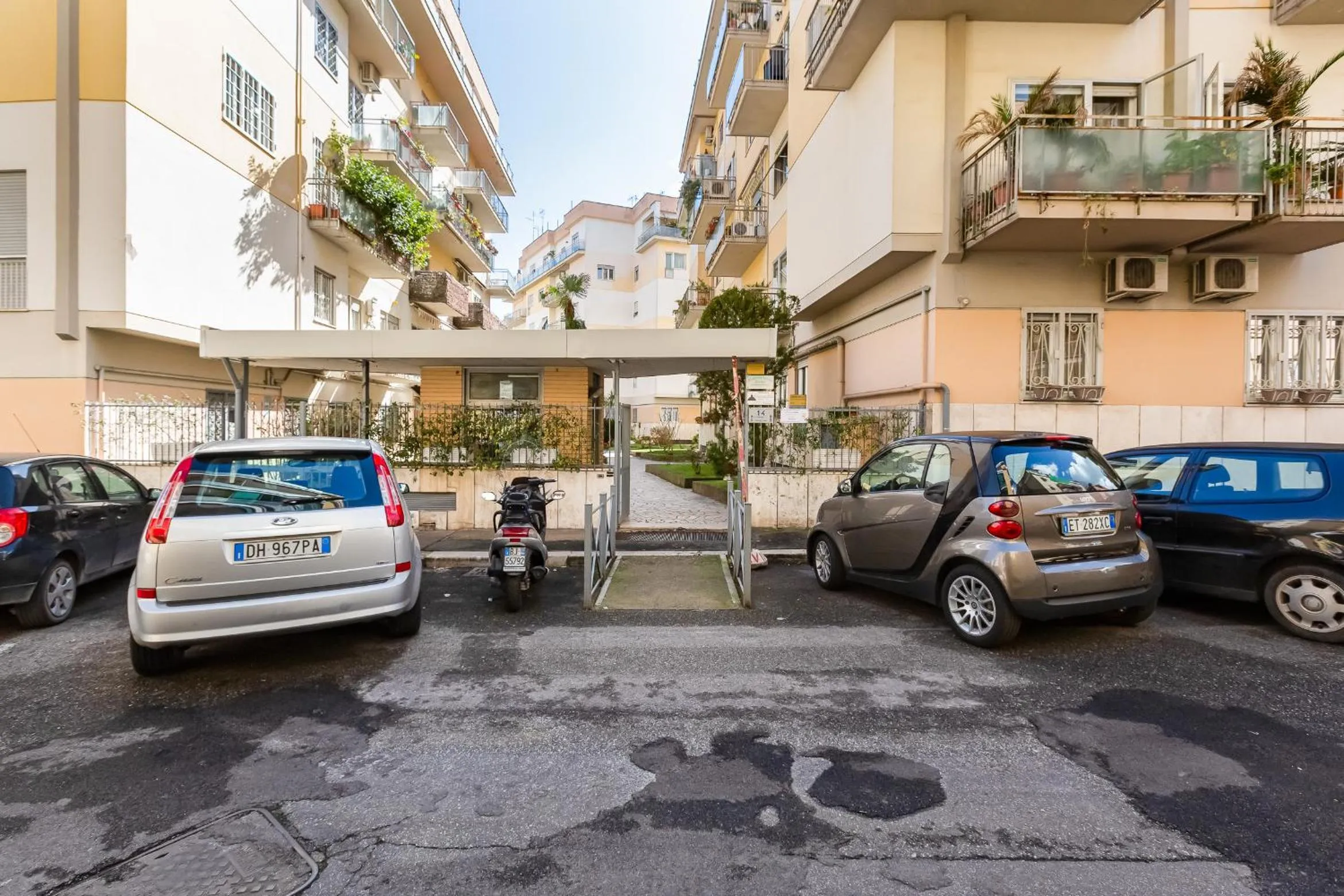 Property building in Dreams Of Rome