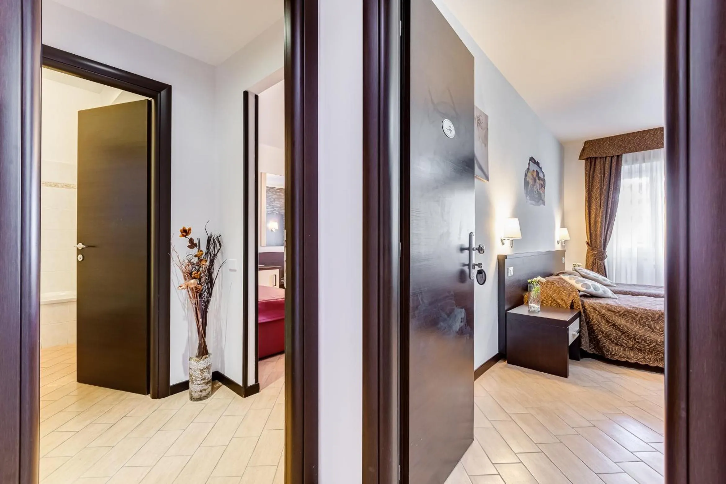 Photo of the whole room, Bed in Dreams Of Rome