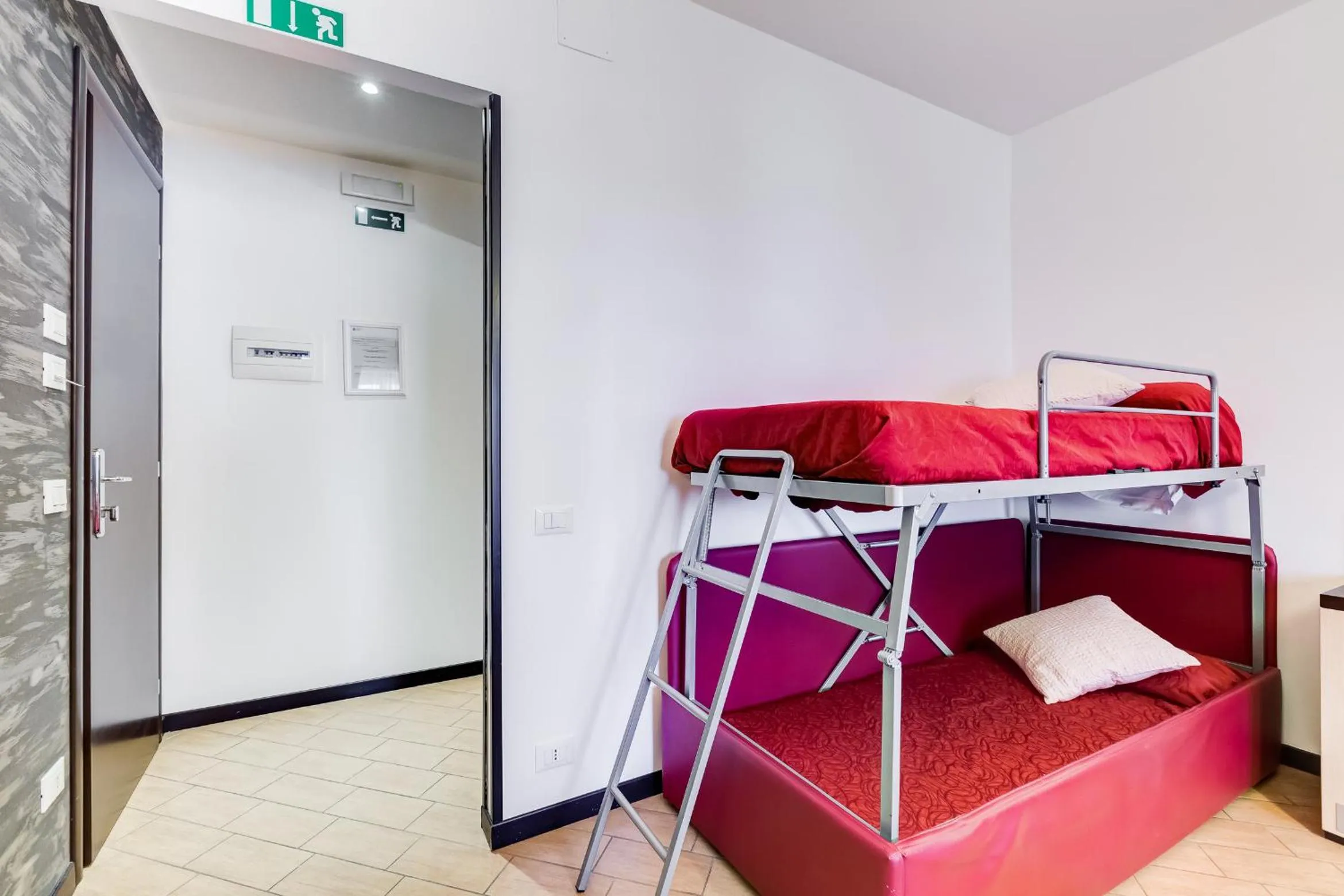 Bedroom, Bed in Dreams Of Rome