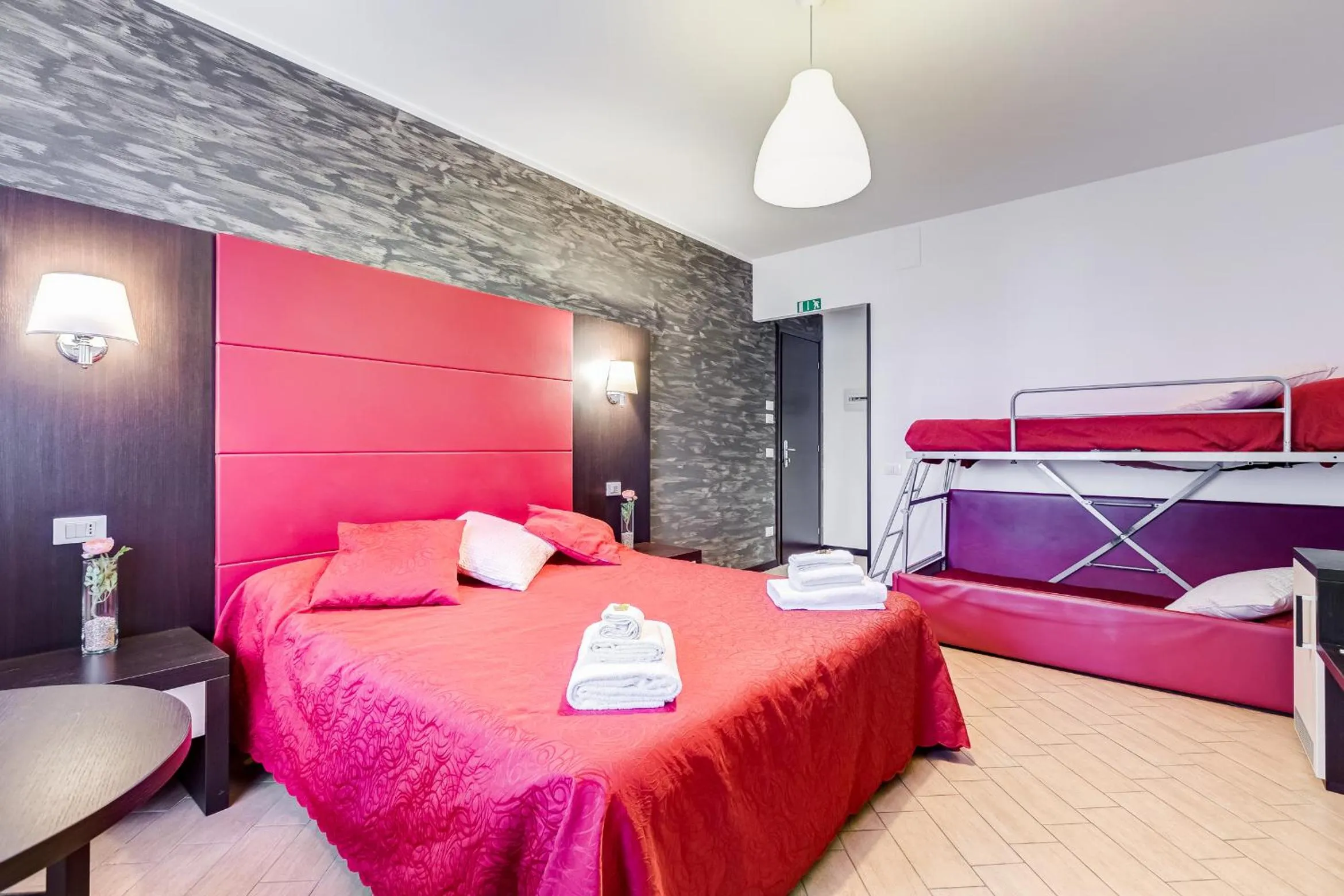 Photo of the whole room, Bed in Dreams Of Rome