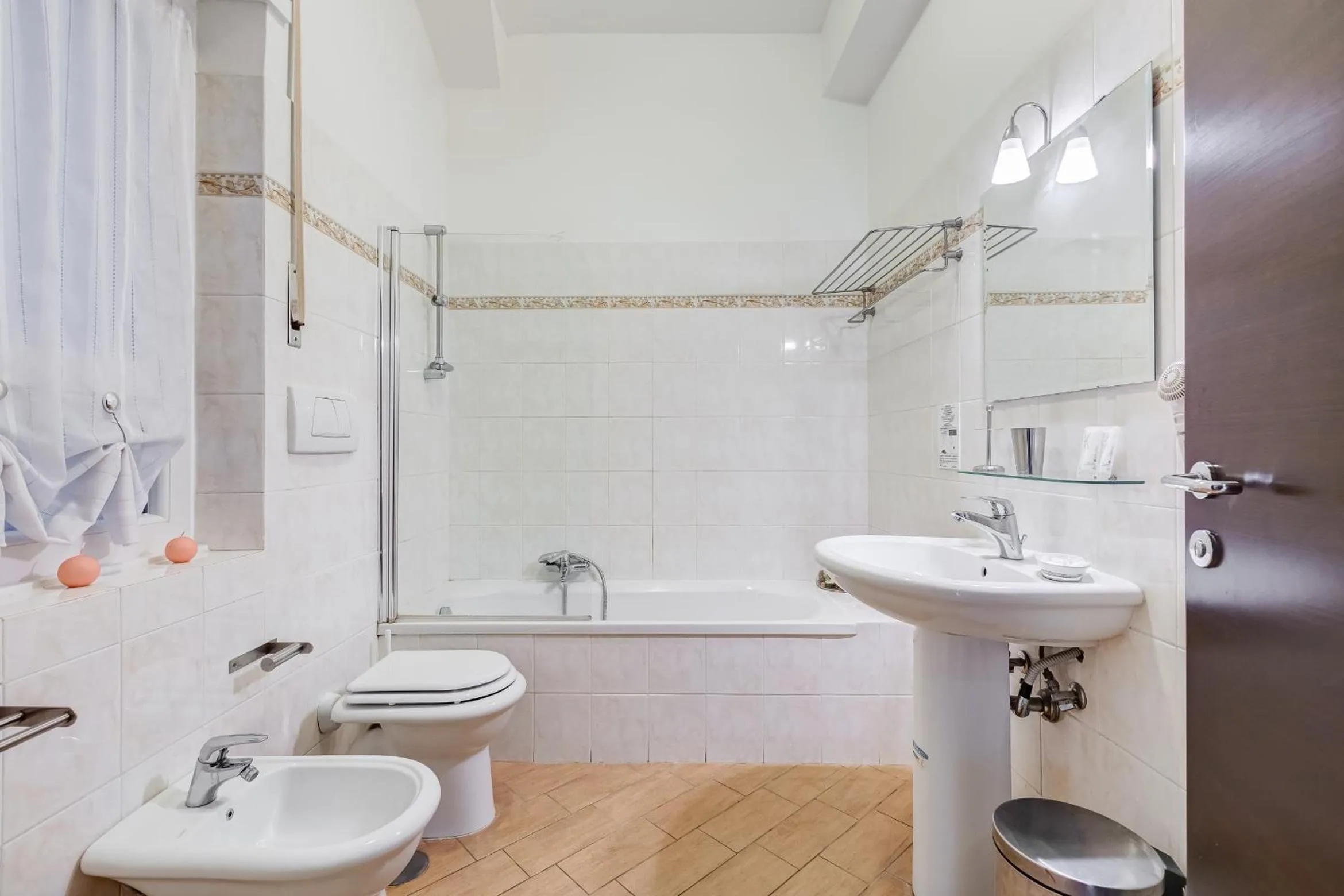 Toilet in Dreams Of Rome