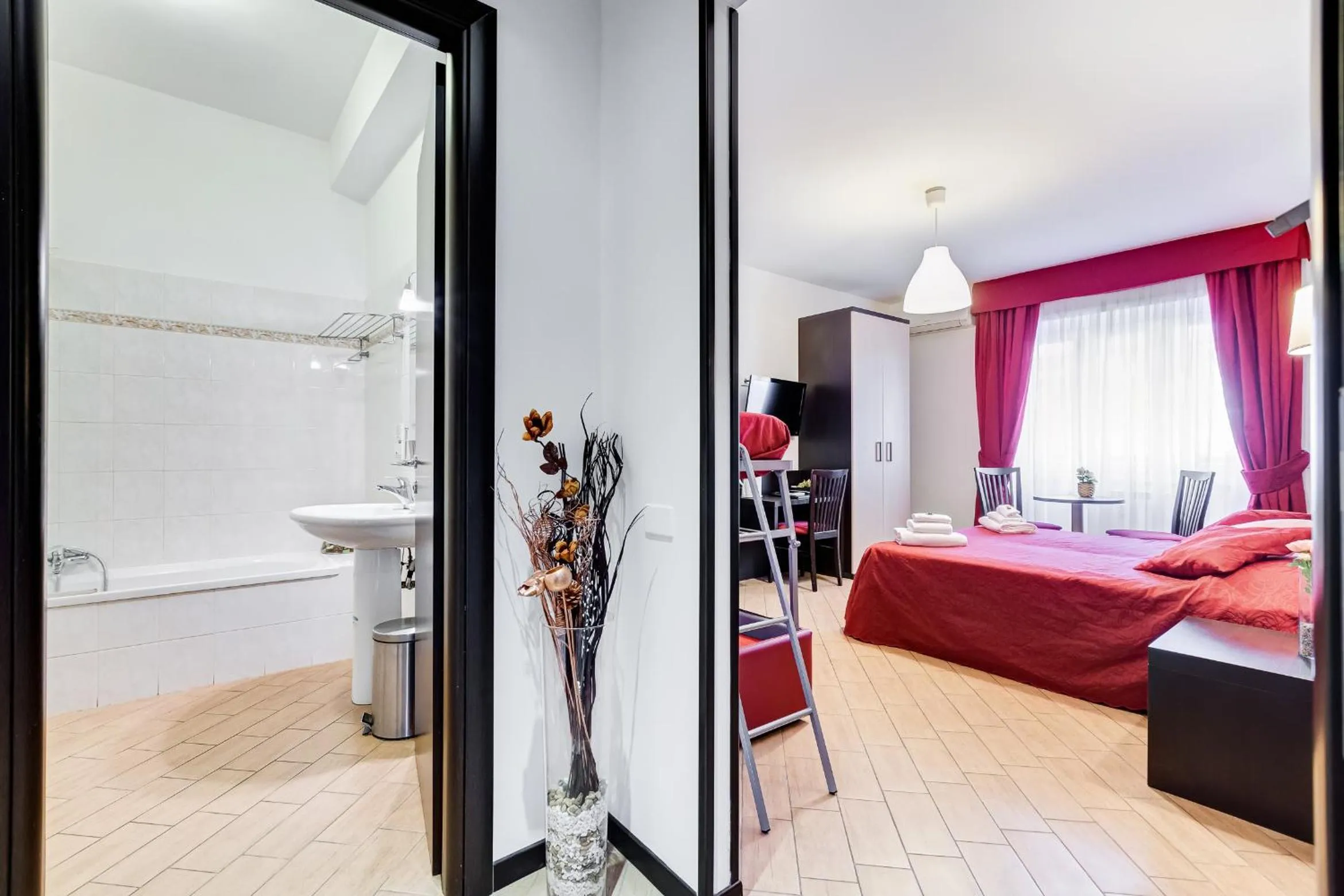 Bathroom, Bed in Dreams Of Rome