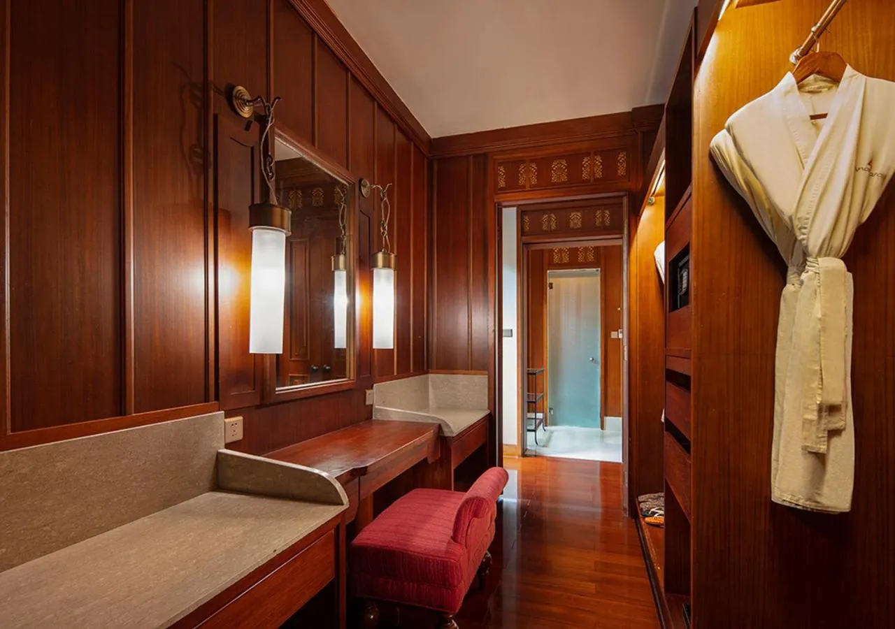 wardrobe in Anantara Xishuangbanna Resort