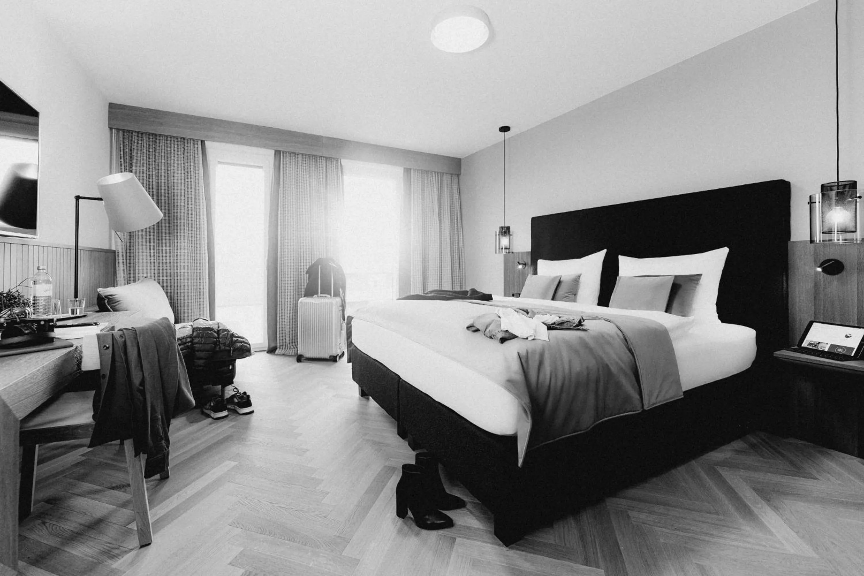 Photo of the whole room, Bed in zumOXN