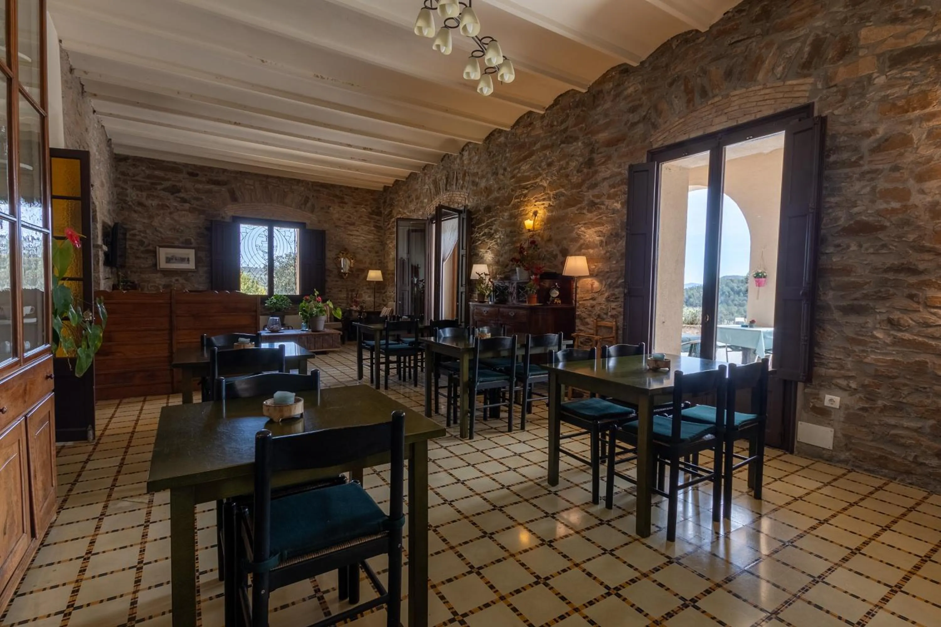 Restaurant/places to eat in La Torre del Vilar