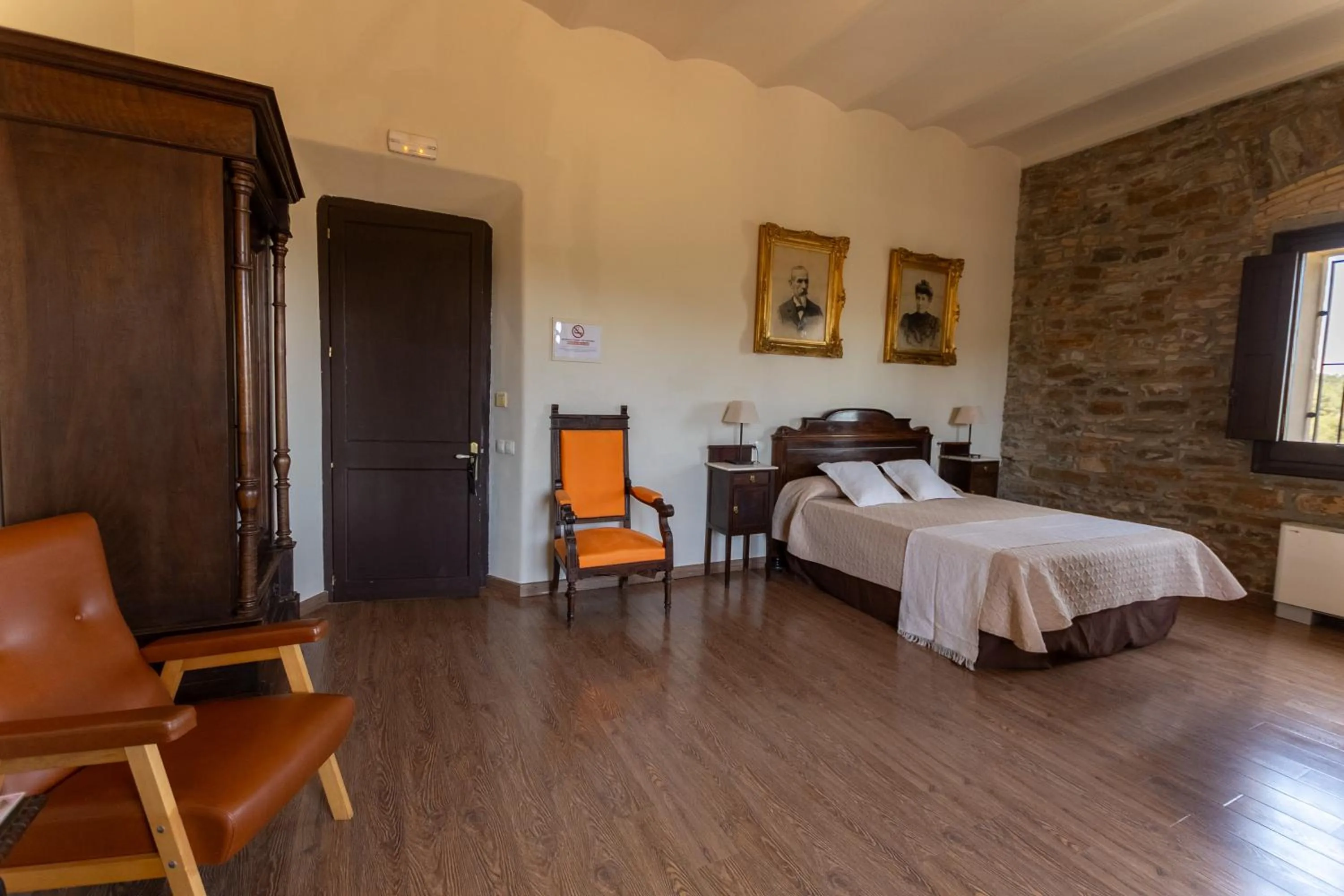 Photo of the whole room, Bed in La Torre del Vilar