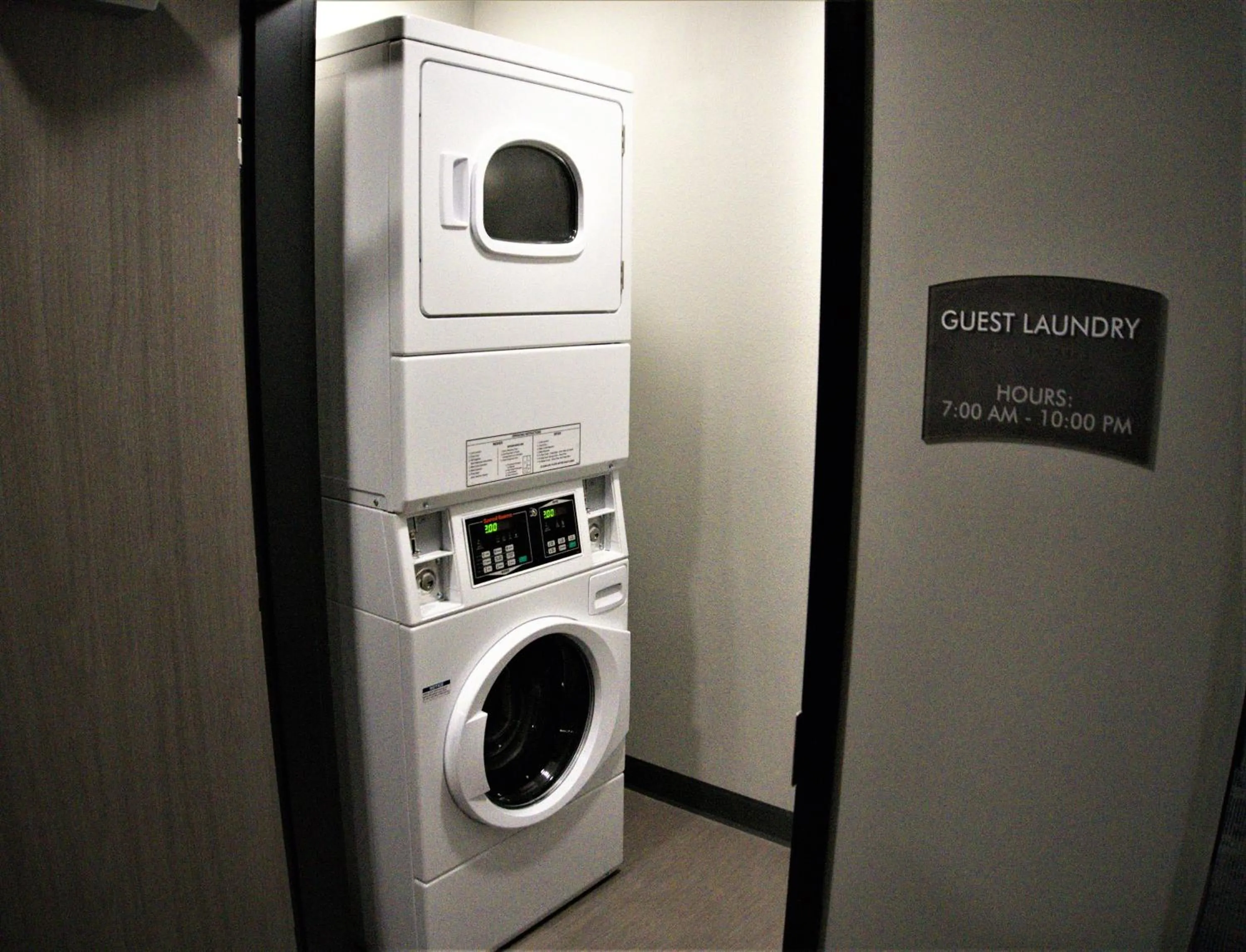 Area and facilities in Brookstone Inn & Suites