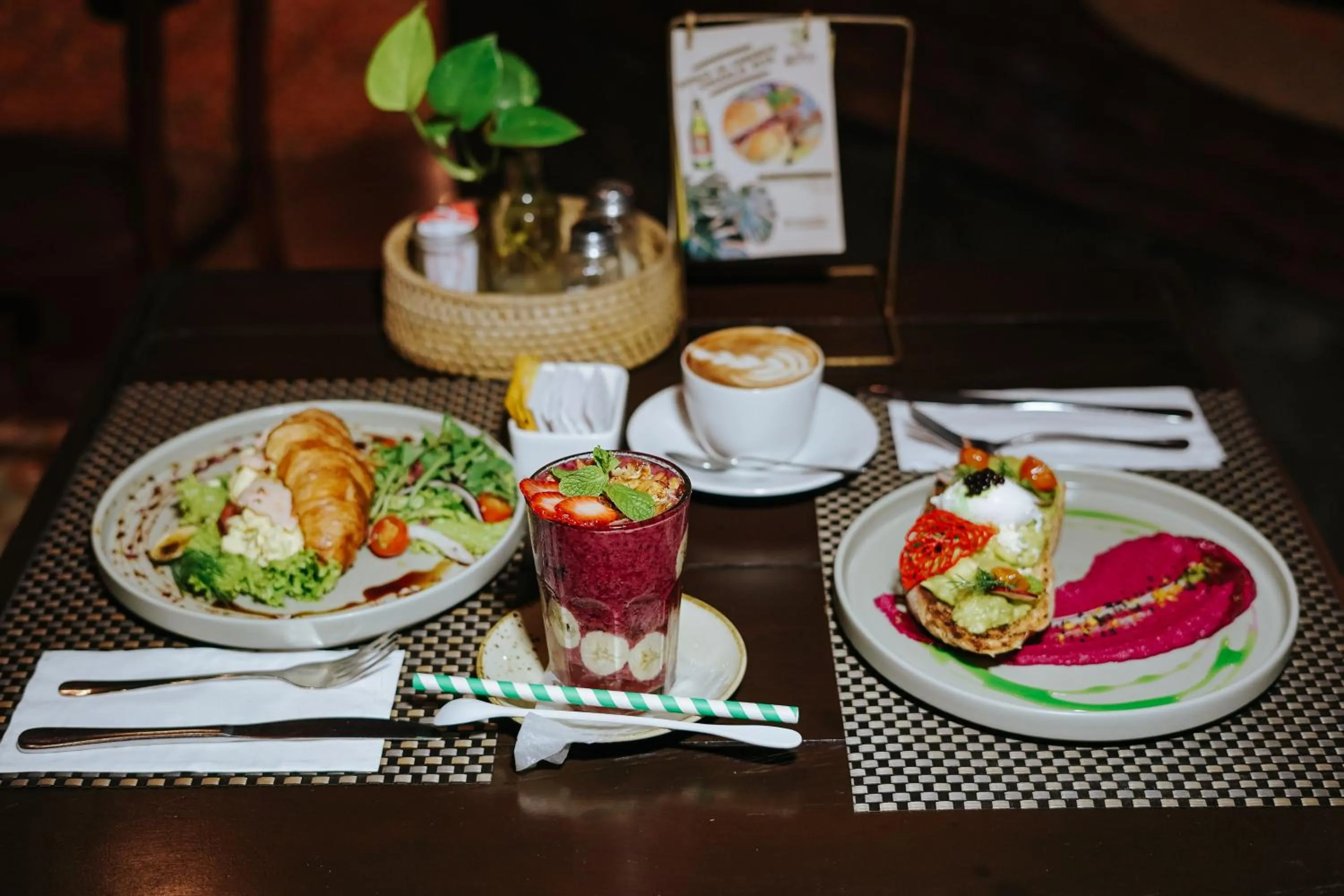 Restaurant/places to eat in Three Brothers Bali Legian Bungalows & Villas