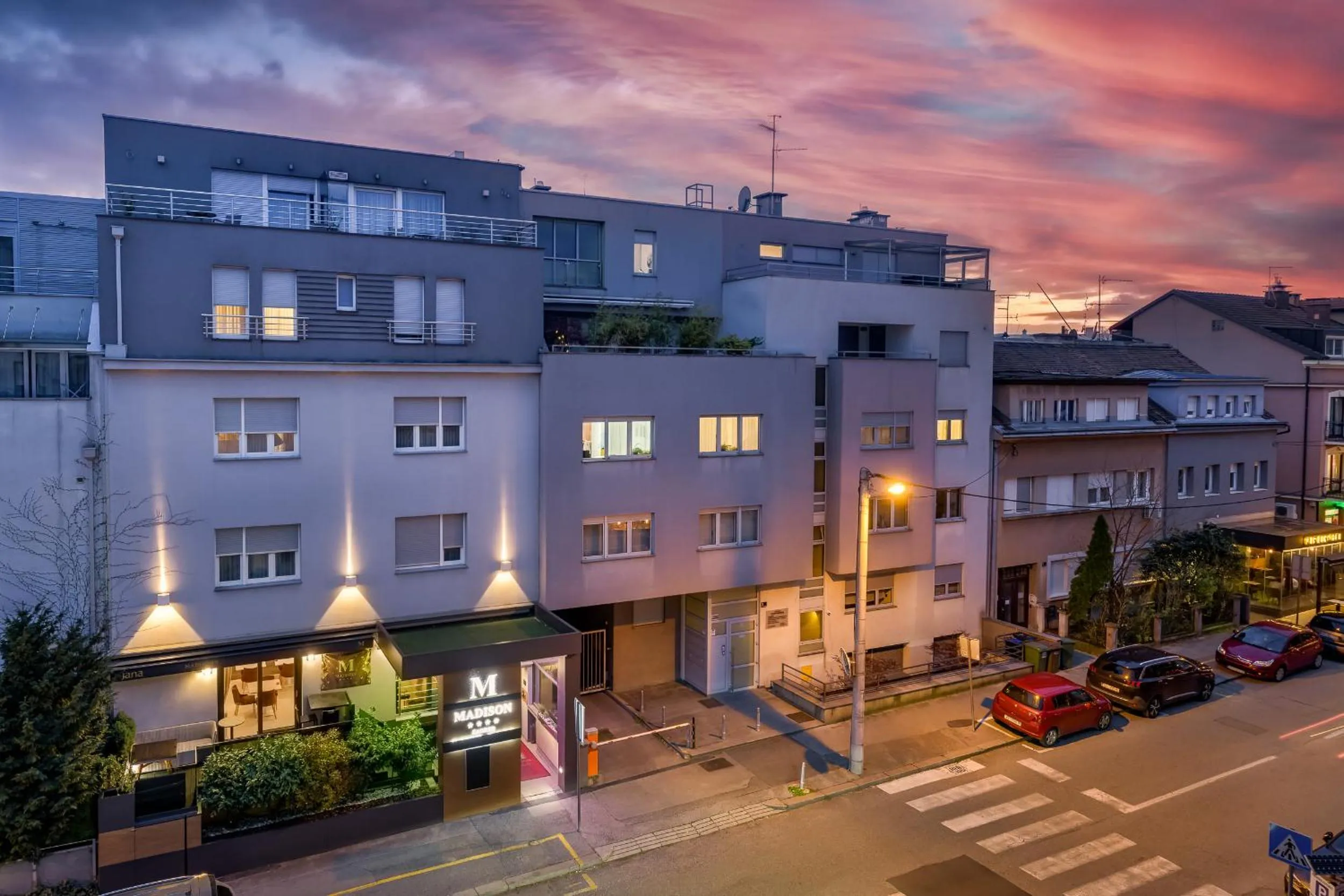 Property building in Madison Luxury Apartments & Rooms