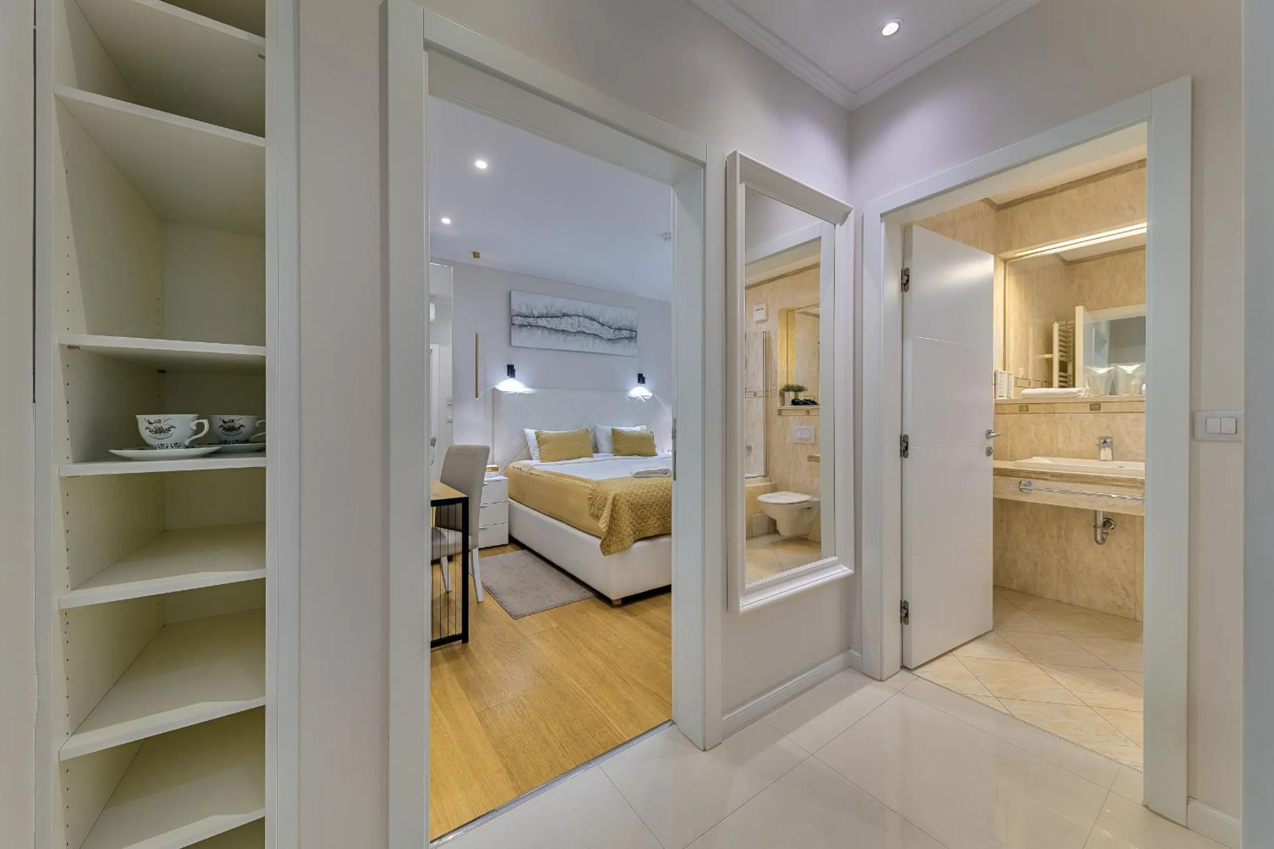 Bed in Madison Luxury Apartments & Rooms