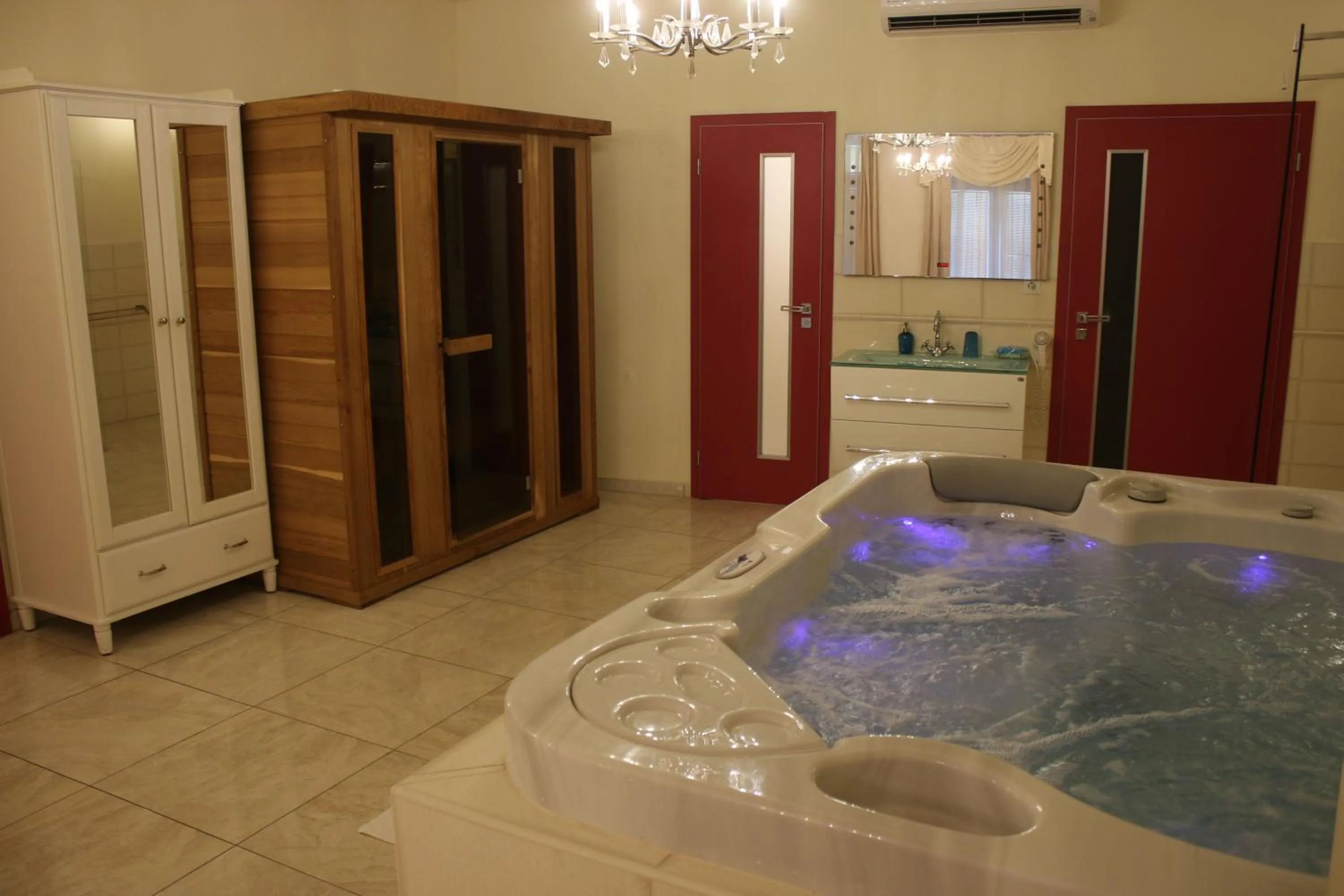 Hot Tub in Penzion 4 Dvory