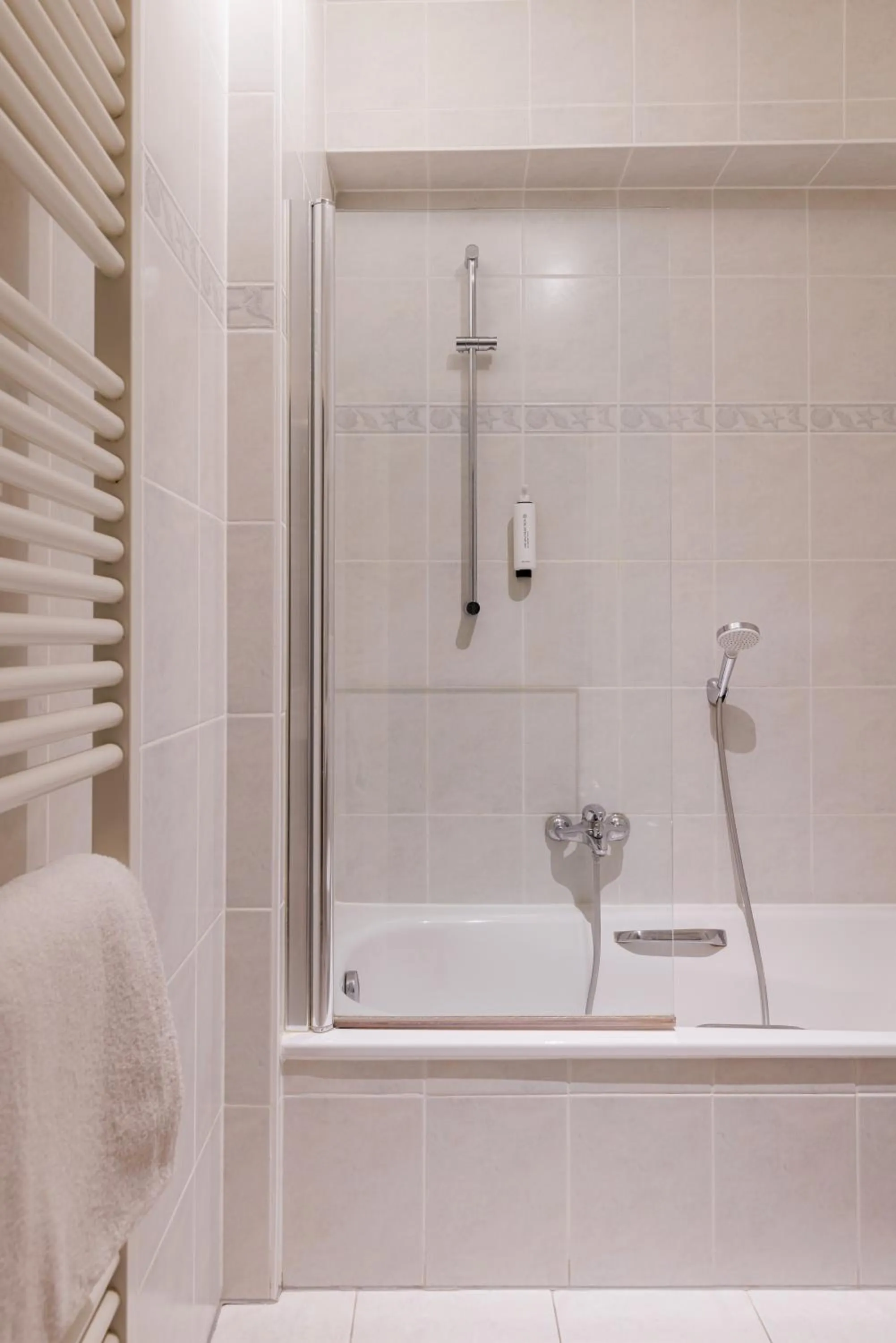 Hotel Corner House by WP Hotels