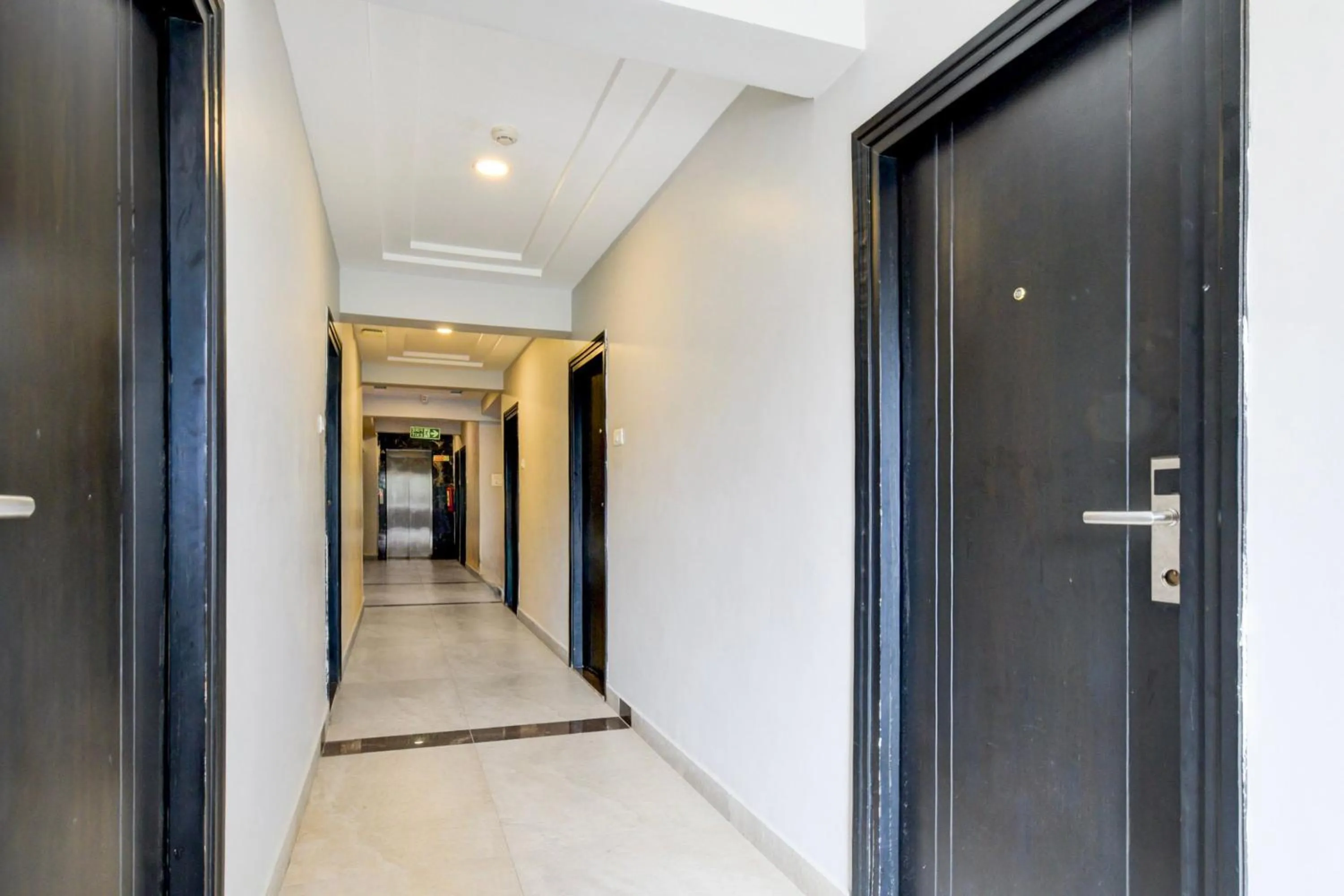 Lobby or reception in Super Townhouse HiTech city Hyderabad