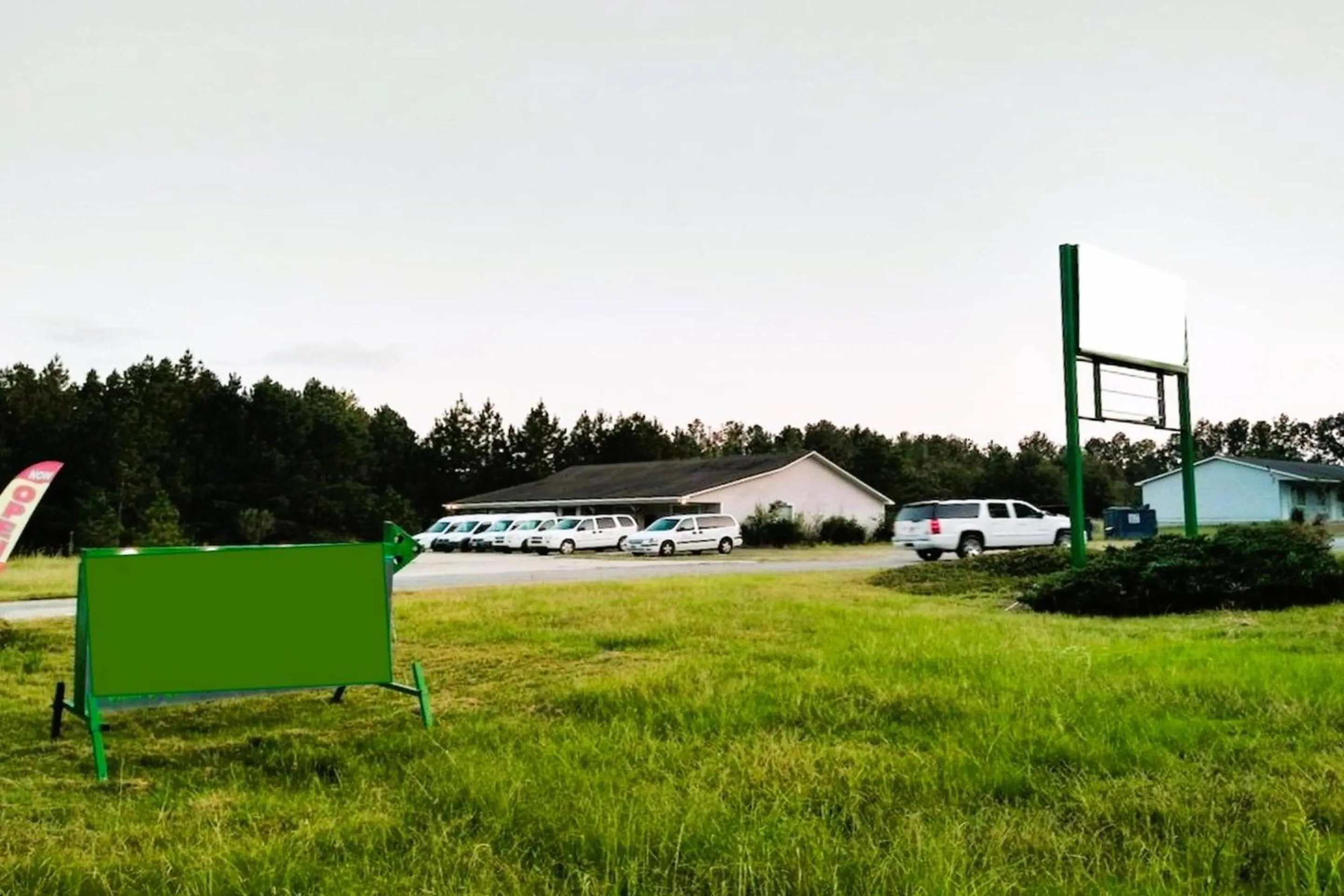 Facade/entrance in OYO Hotel McIntyre GA, US 441