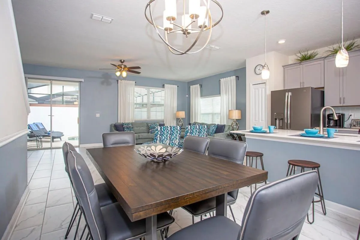 Wonderful 5 Bedroom w/ Pool Close to Disney 4801