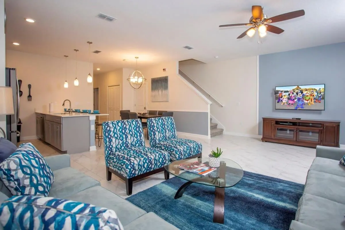 Wonderful 5 Bedroom w/ Pool Close to Disney 4801