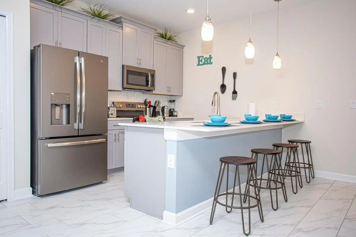 Wonderful 5 Bedroom w/ Pool Close to Disney 4801