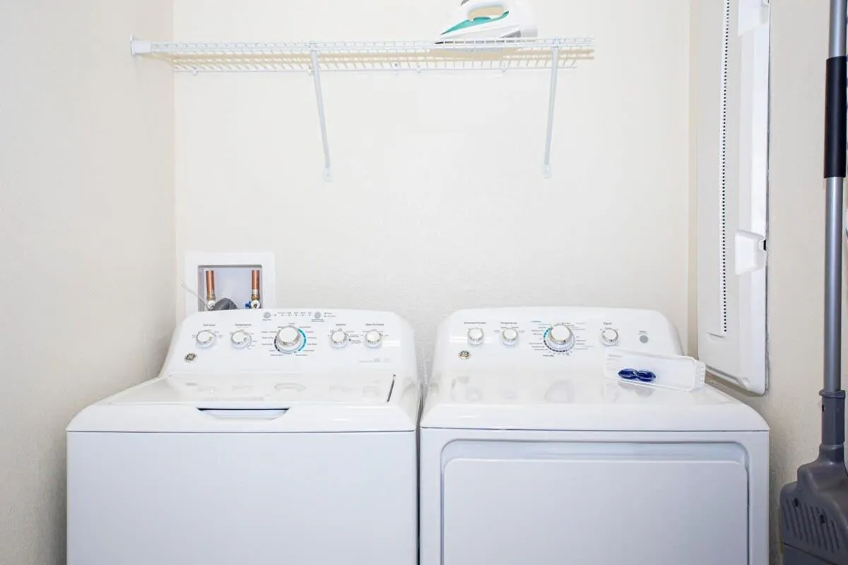 Wonderful 5 Bedroom w/ Pool Close to Disney 4801