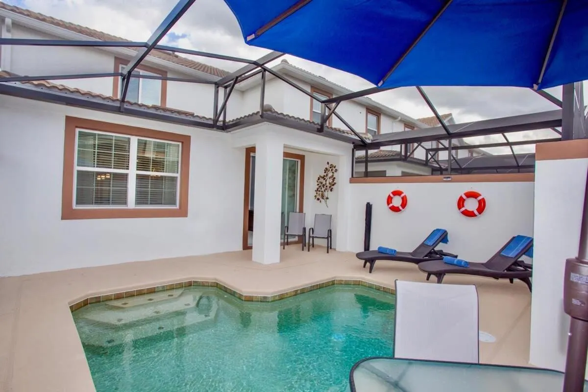 Wonderful 5 Bedroom w/ Pool Close to Disney 4801