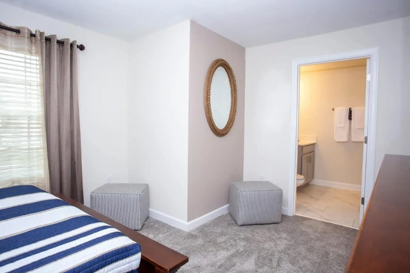 Bed in Wonderful 5 Bedroom w/ Pool Close to Disney 4801