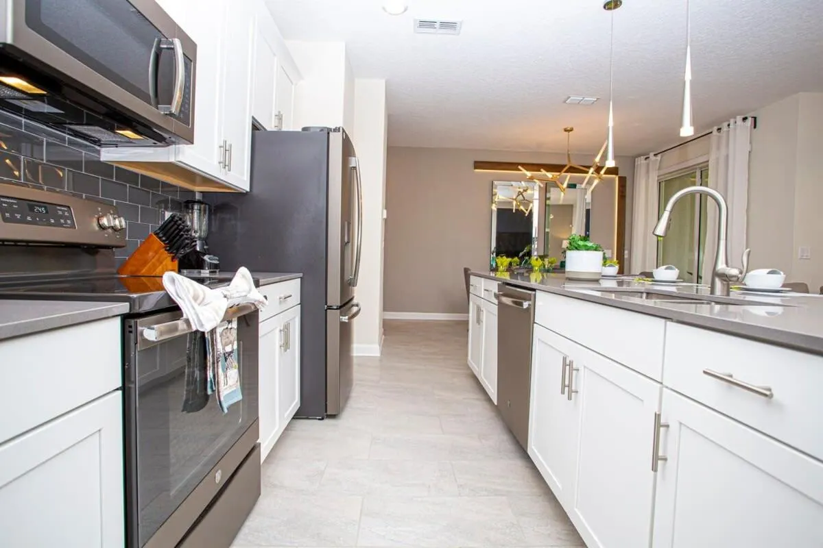 Gorgeous 4 Bedroom w/ Pool Close to Disney 4836