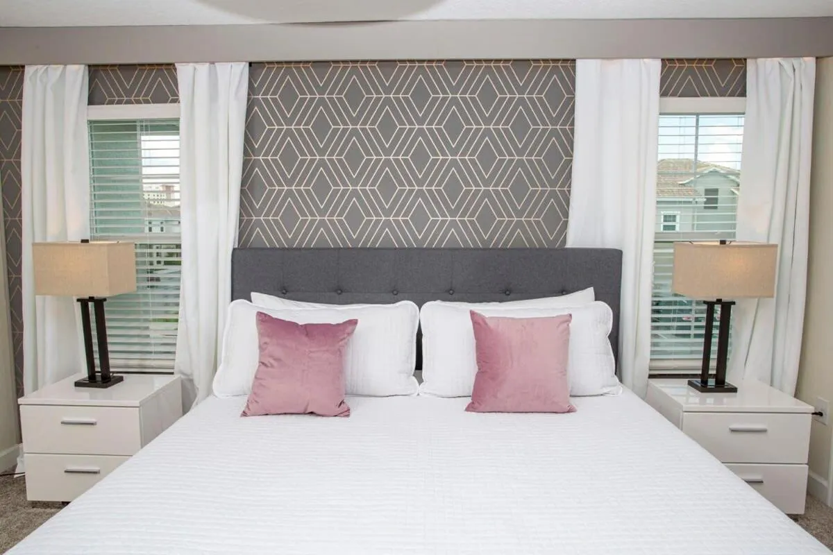 Bed in Gorgeous 4 Bedroom w/ Pool Close to Disney 4836