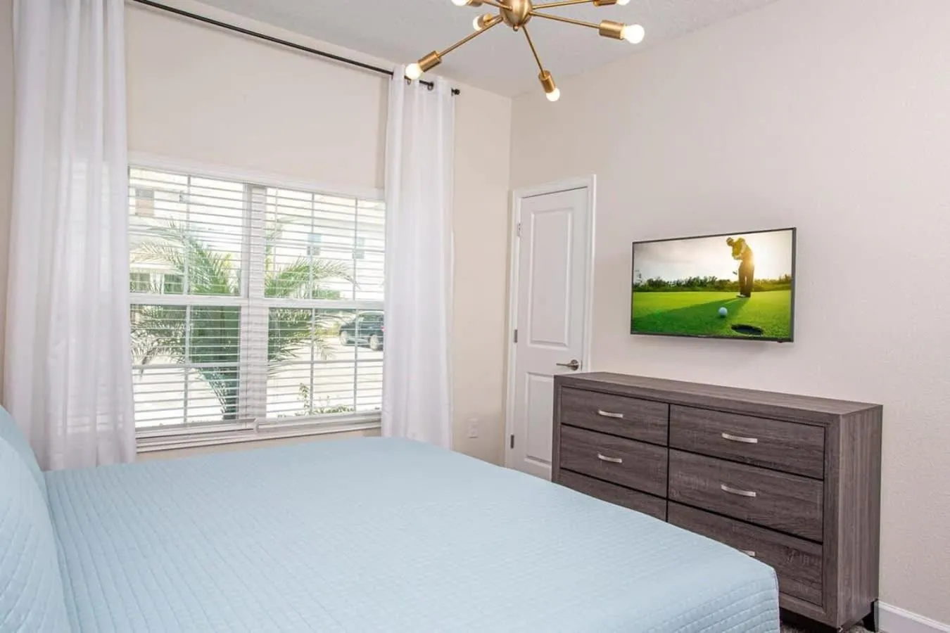 Bed in Gorgeous 4 Bedroom w/ Pool Close to Disney 4836
