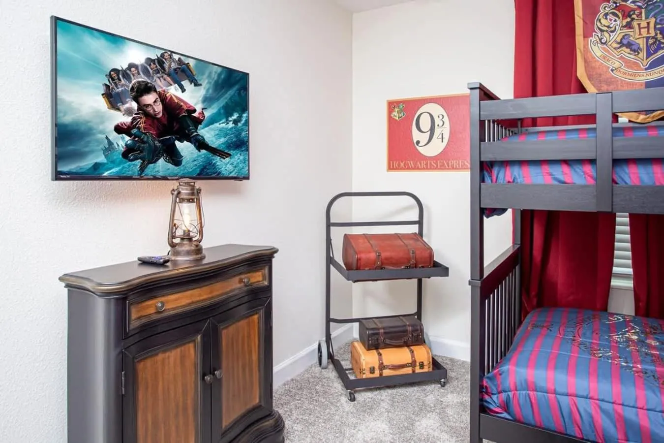 Bed in Gorgeous 4 Bedroom w/ Pool Close to Disney 4836