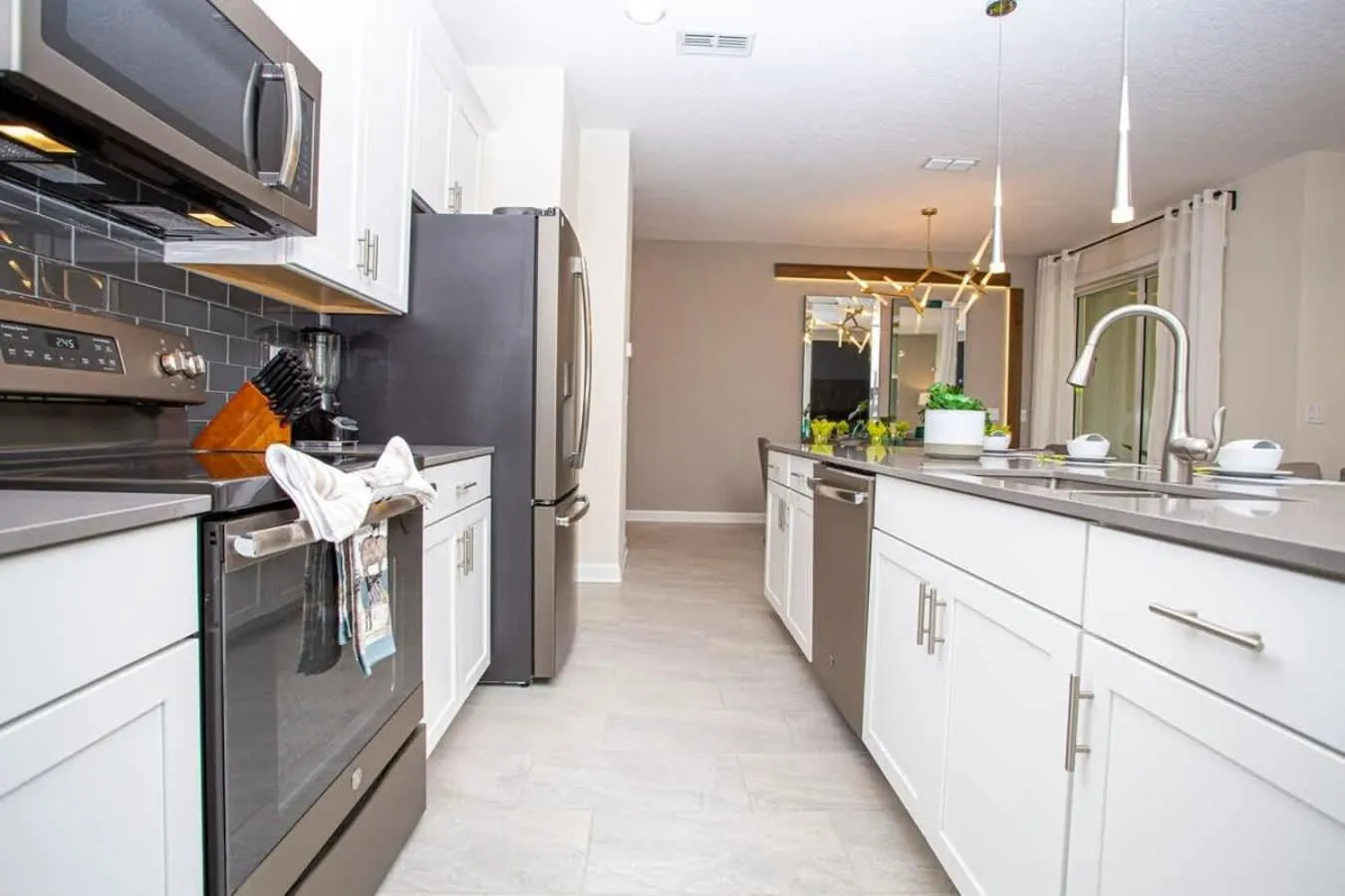 Gorgeous 4 Bedroom w/ Pool Close to Disney 4836