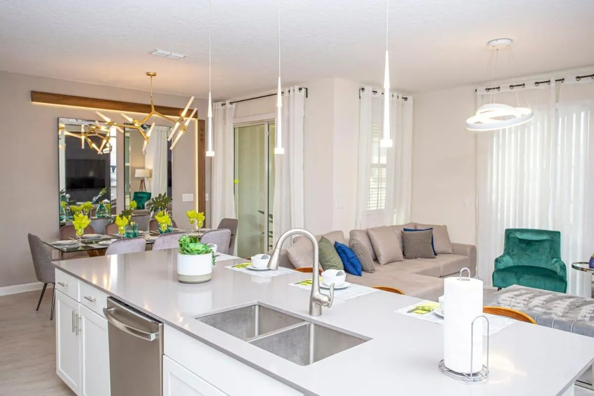 Gorgeous 4 Bedroom w/ Pool Close to Disney 4836