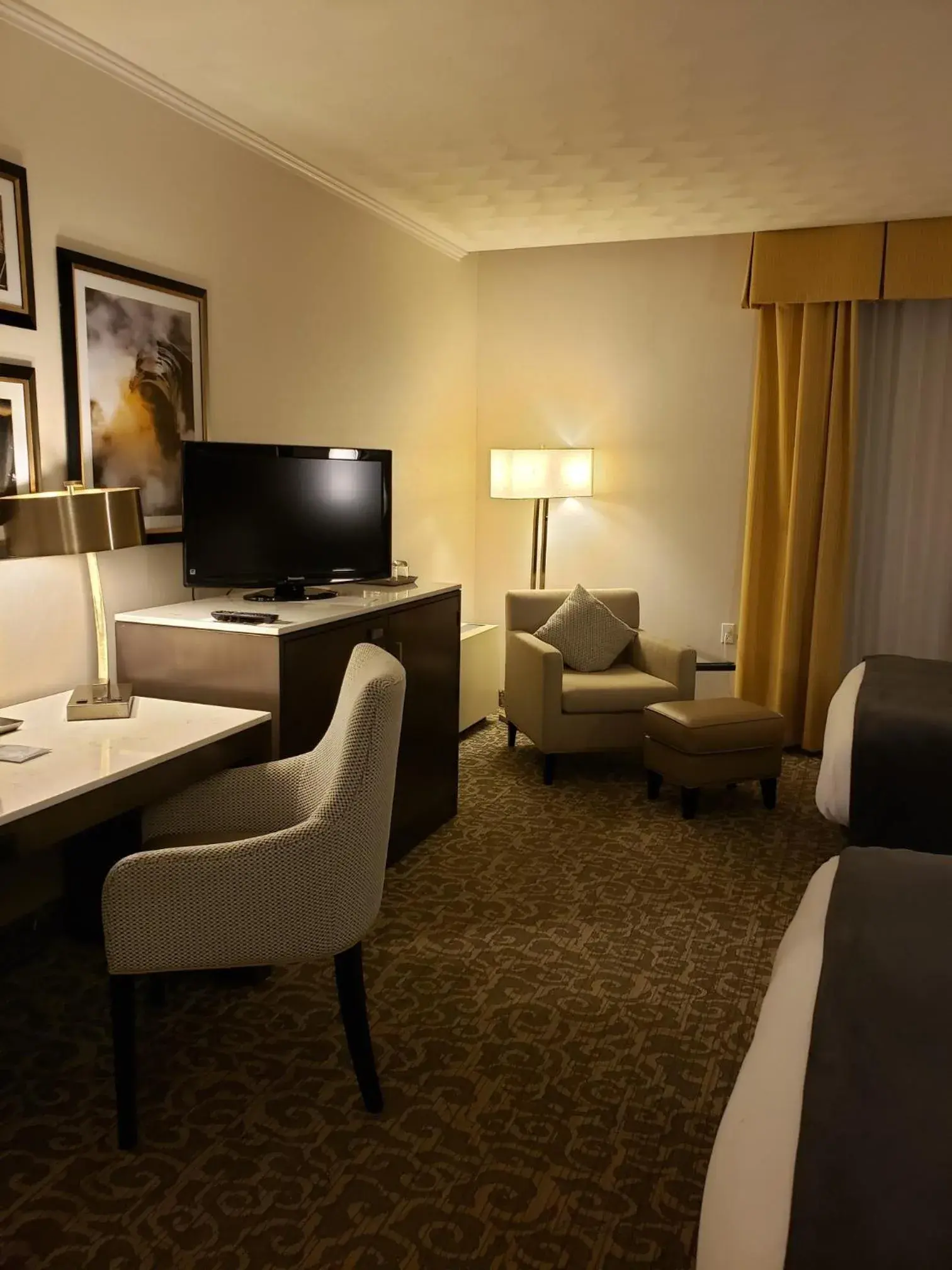 Queen Room with Two Queen Beds - Non-Smoking in Radisson Lackawanna Station Hotel Scranton Queen Room with Two Queen Beds - Non-Smoking in Radisson Lackawanna Station Hotel Scranton