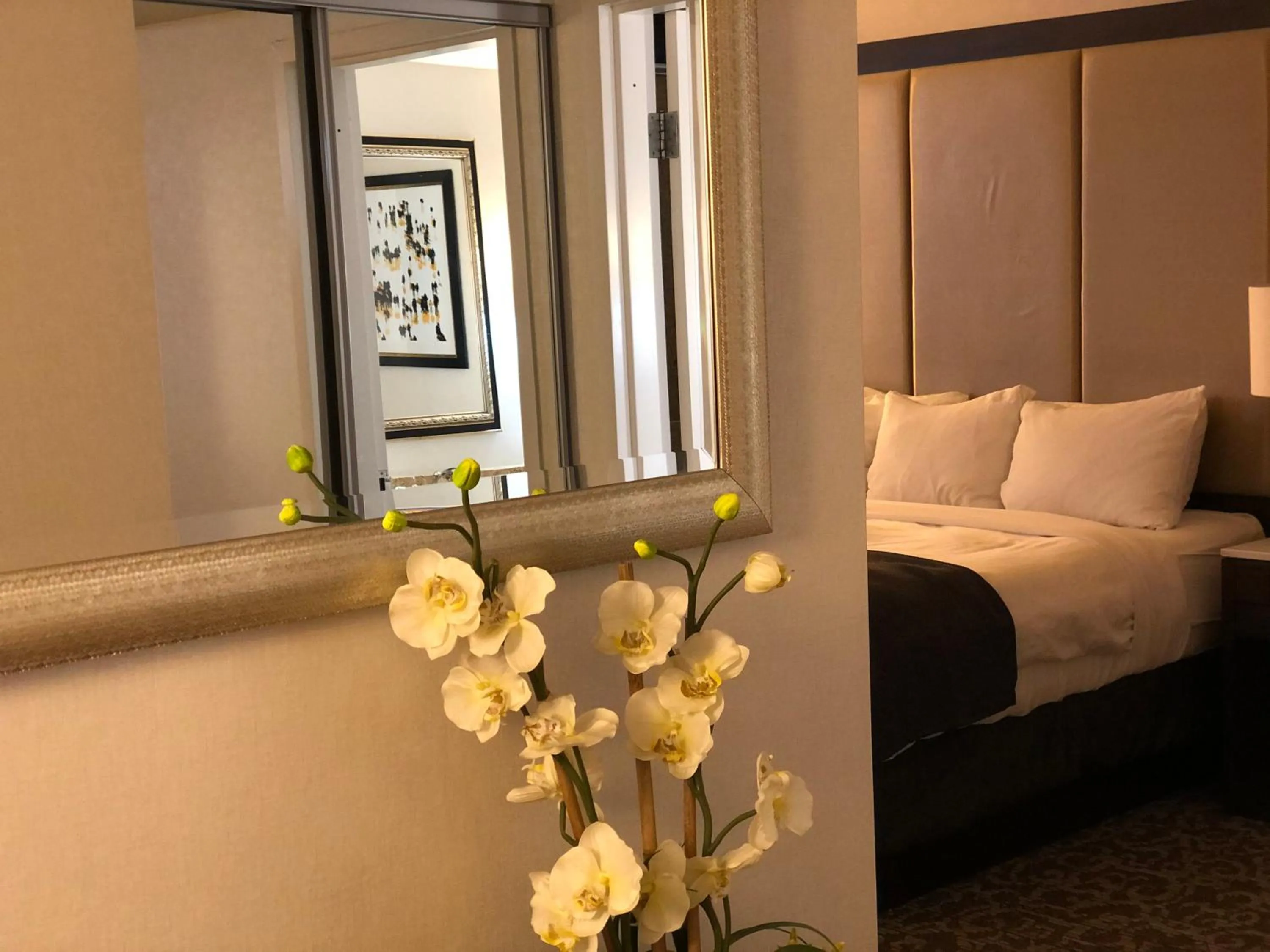 Bed in Radisson Lackawanna Station Hotel Scranton