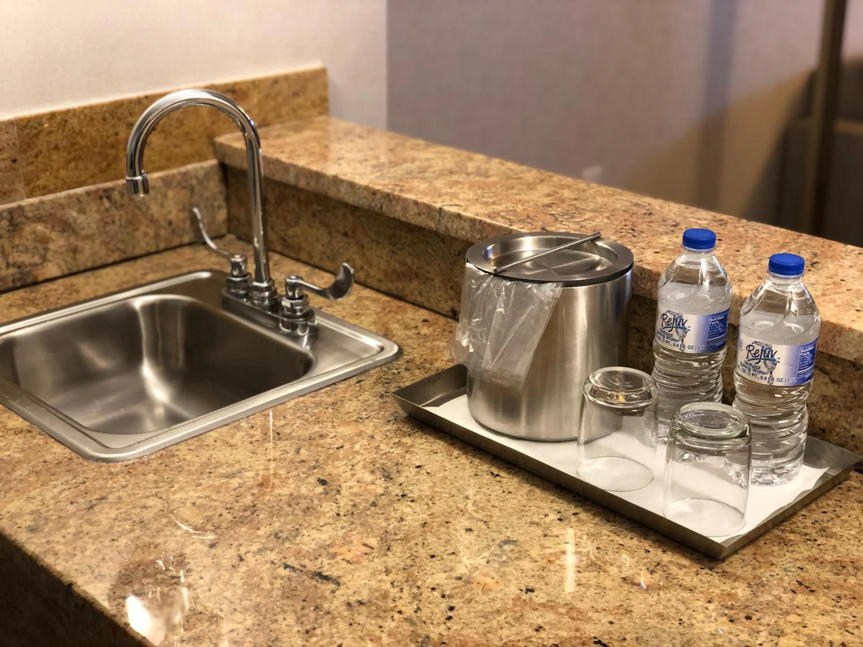 Kitchen or kitchenette in Radisson Lackawanna Station Hotel Scranton