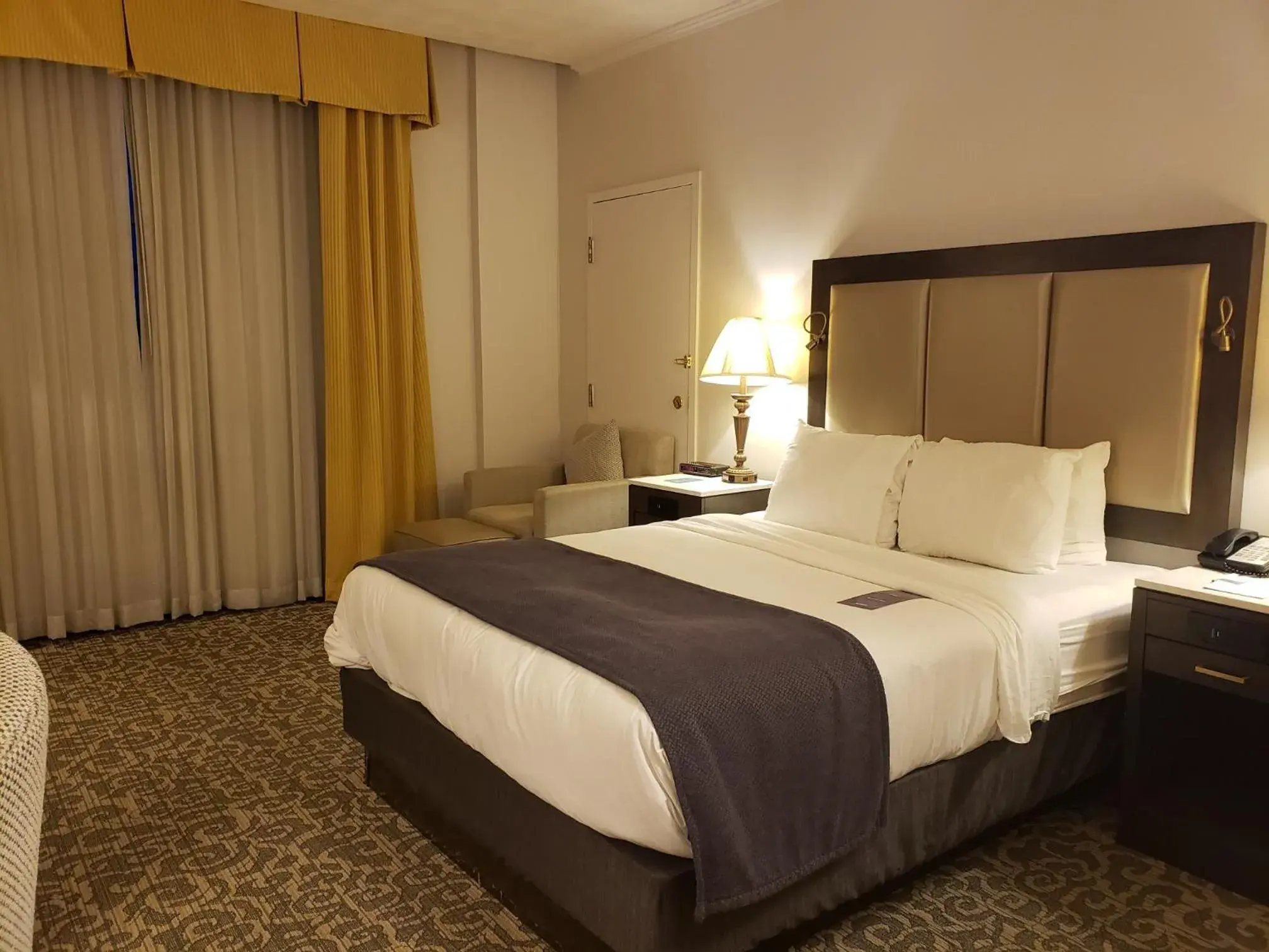 Queen Room in Radisson Lackawanna Station Hotel Scranton Queen Room in Radisson Lackawanna Station Hotel Scranton