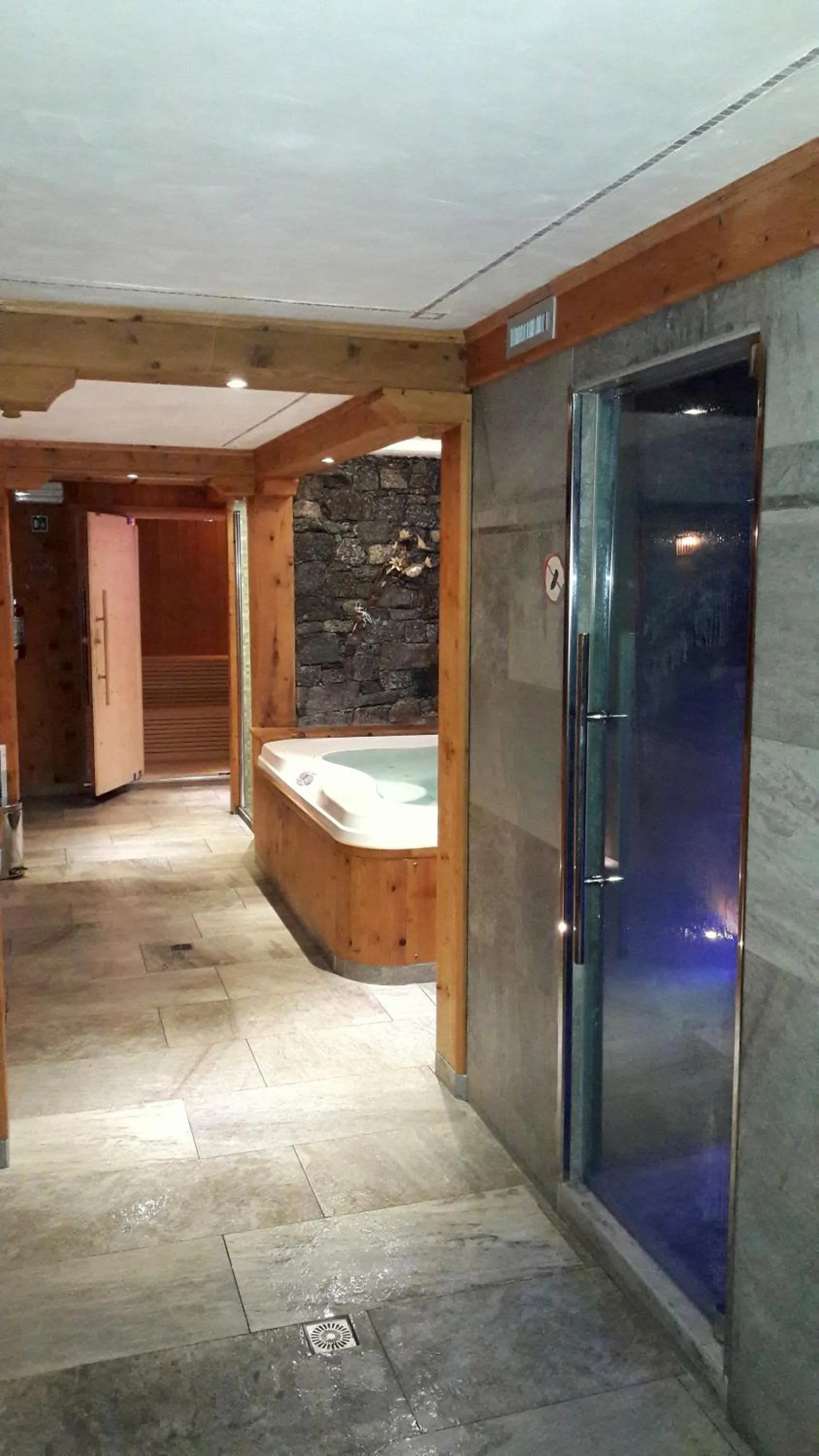 Hot Tub in Residence Mirage