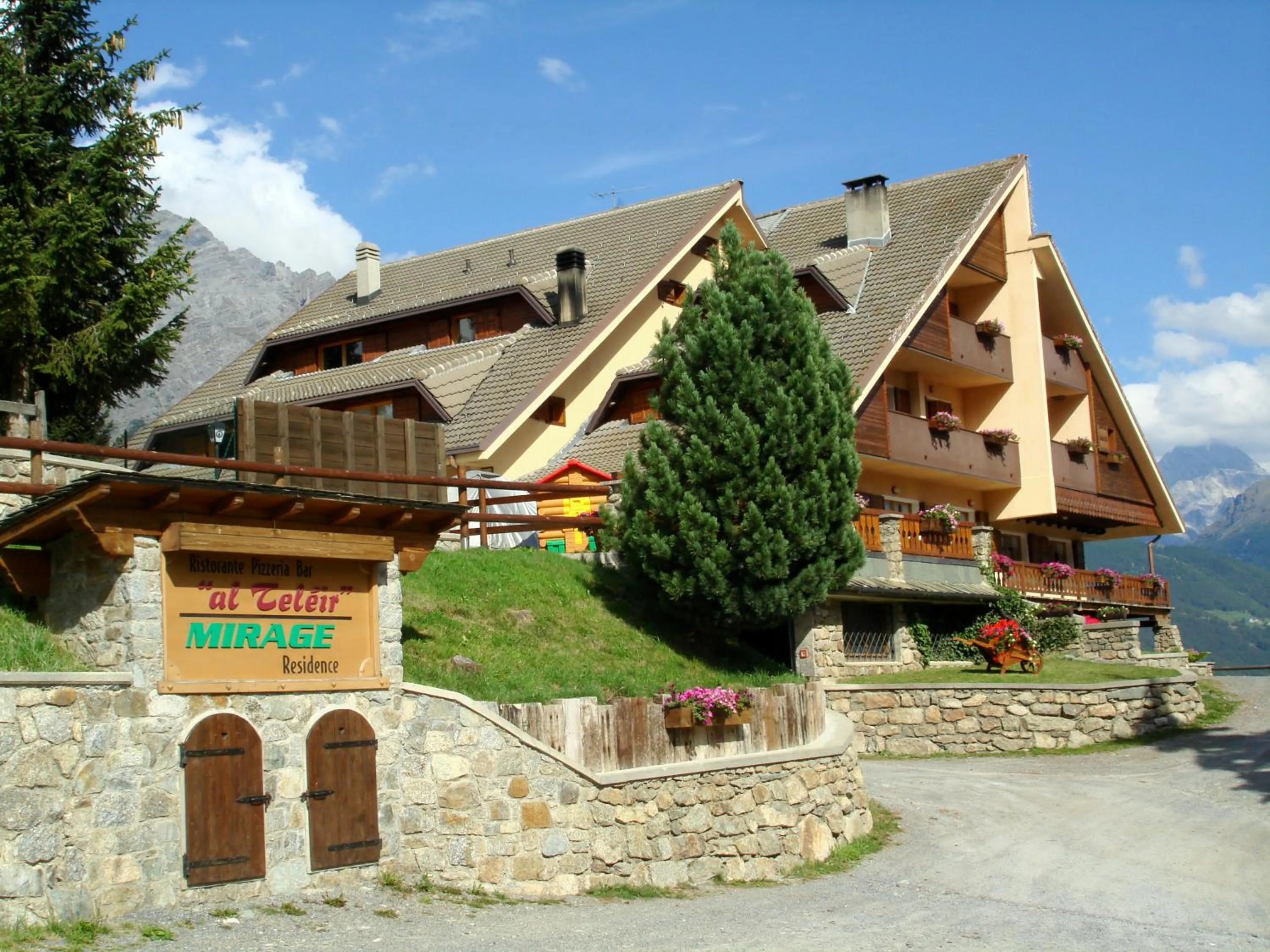 Property building in Residence Mirage