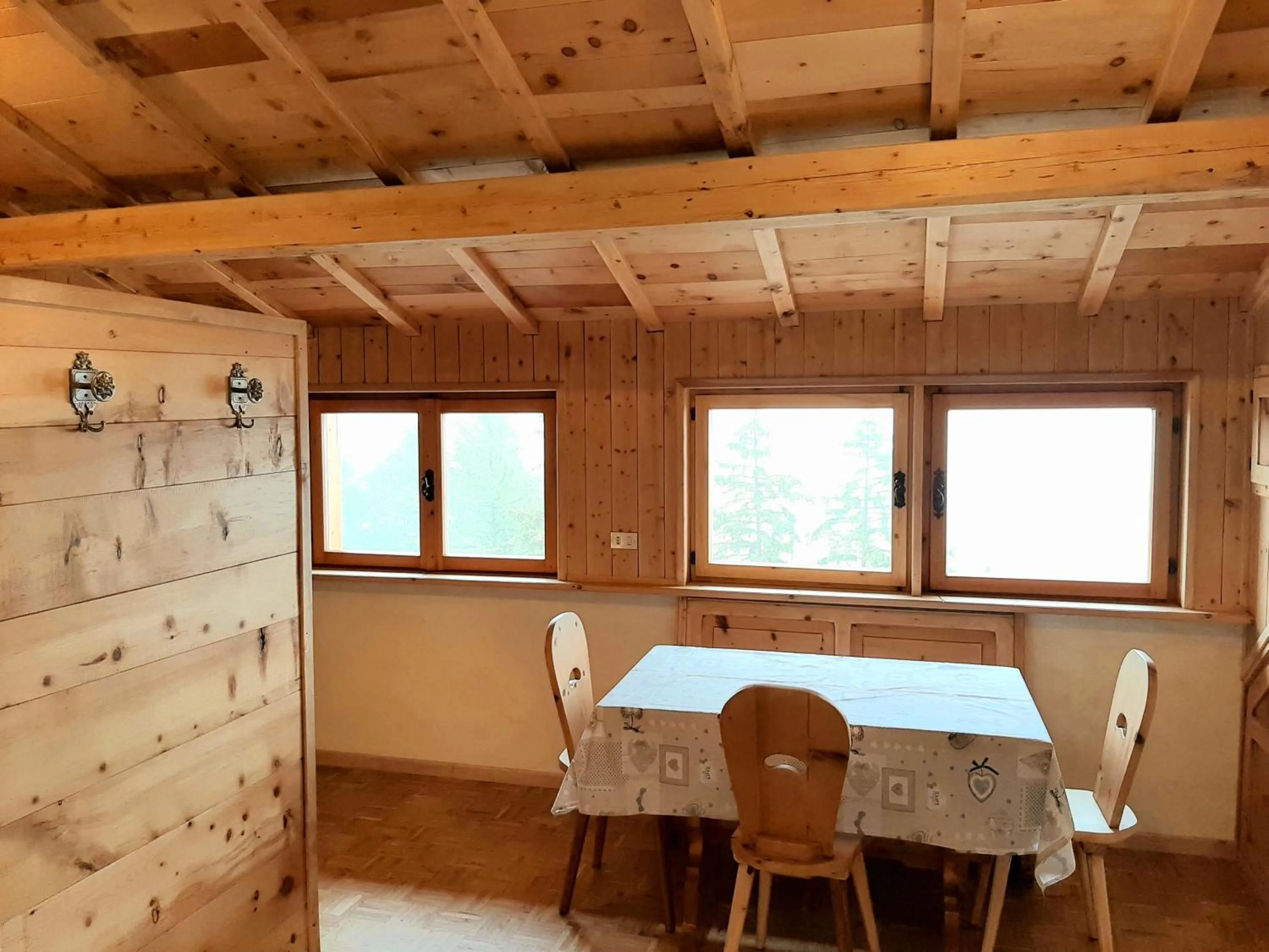 Dining area in Residence Mirage