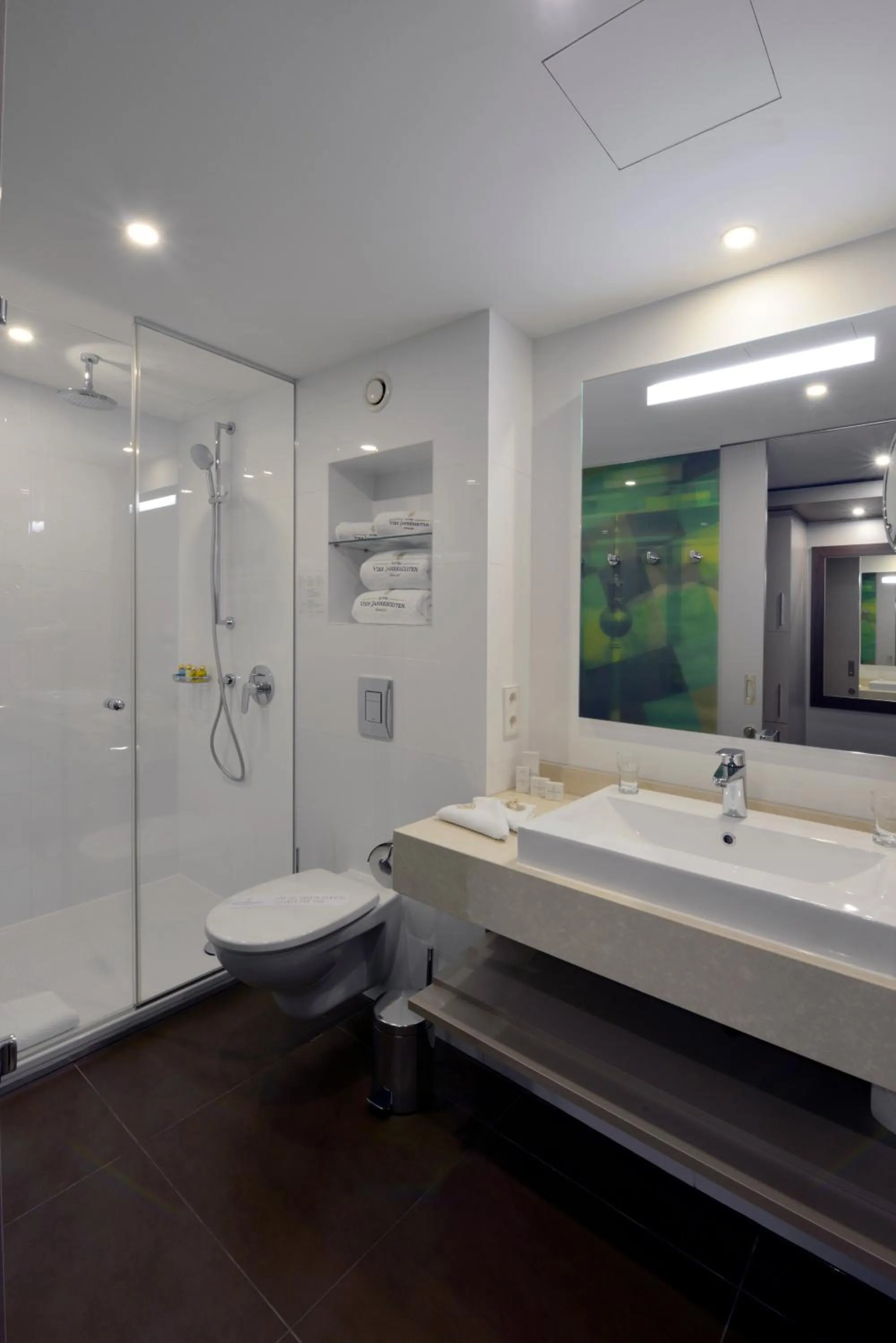 Bathroom in Hotel Vier Jahreszeiten Berlin City