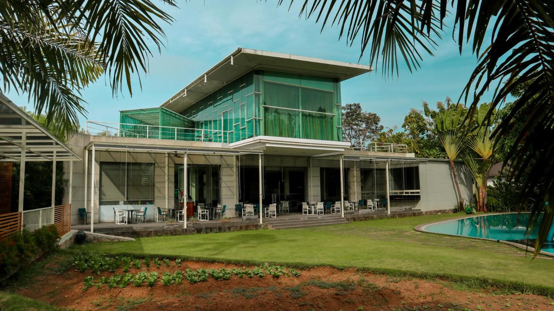 Restaurant/places to eat in K Gallery Hotel