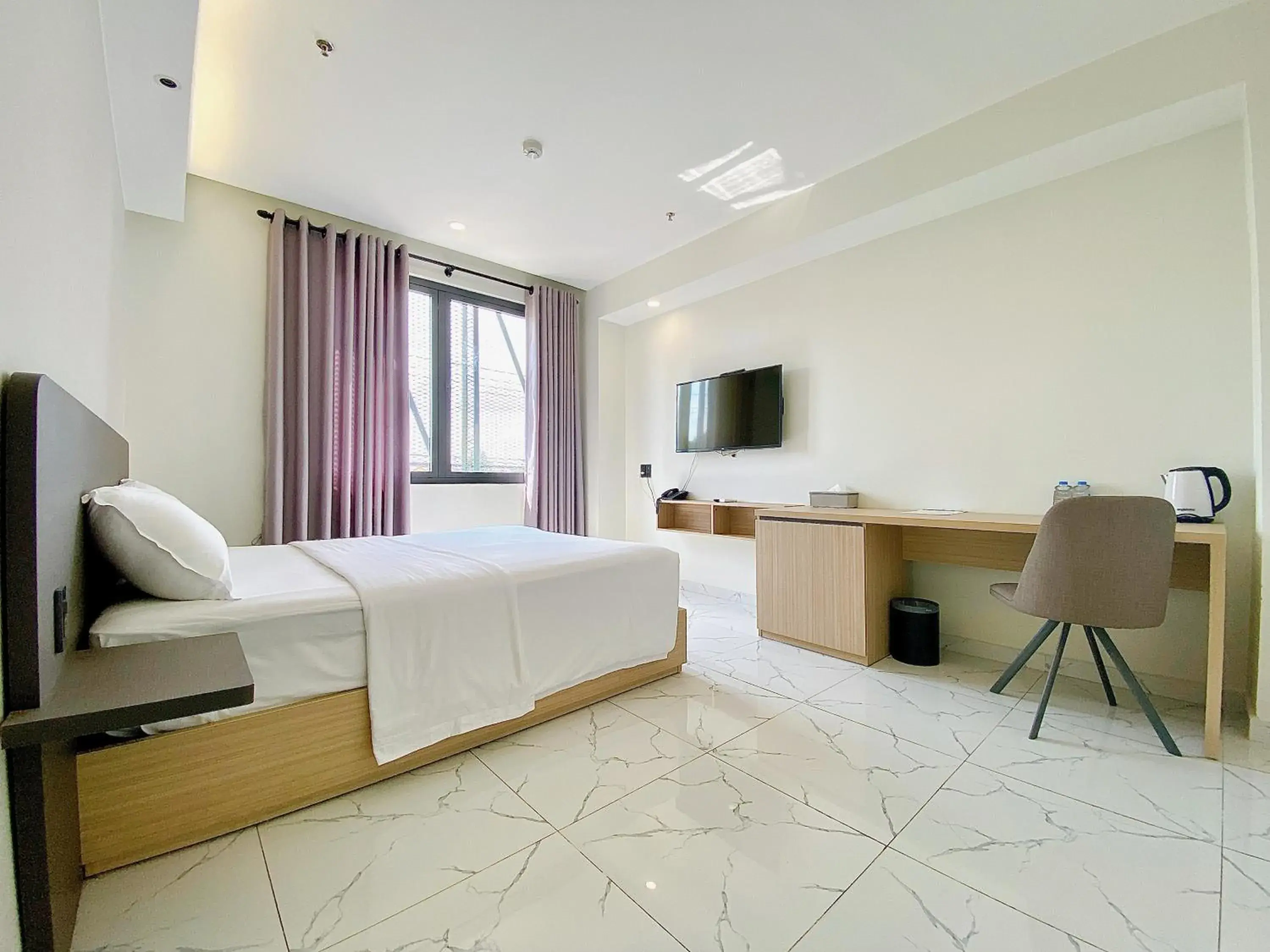 Deluxe Queen Room in The Luxe Hotel Châu Đốc Deluxe Queen Room in The Luxe Hotel Châu Đốc