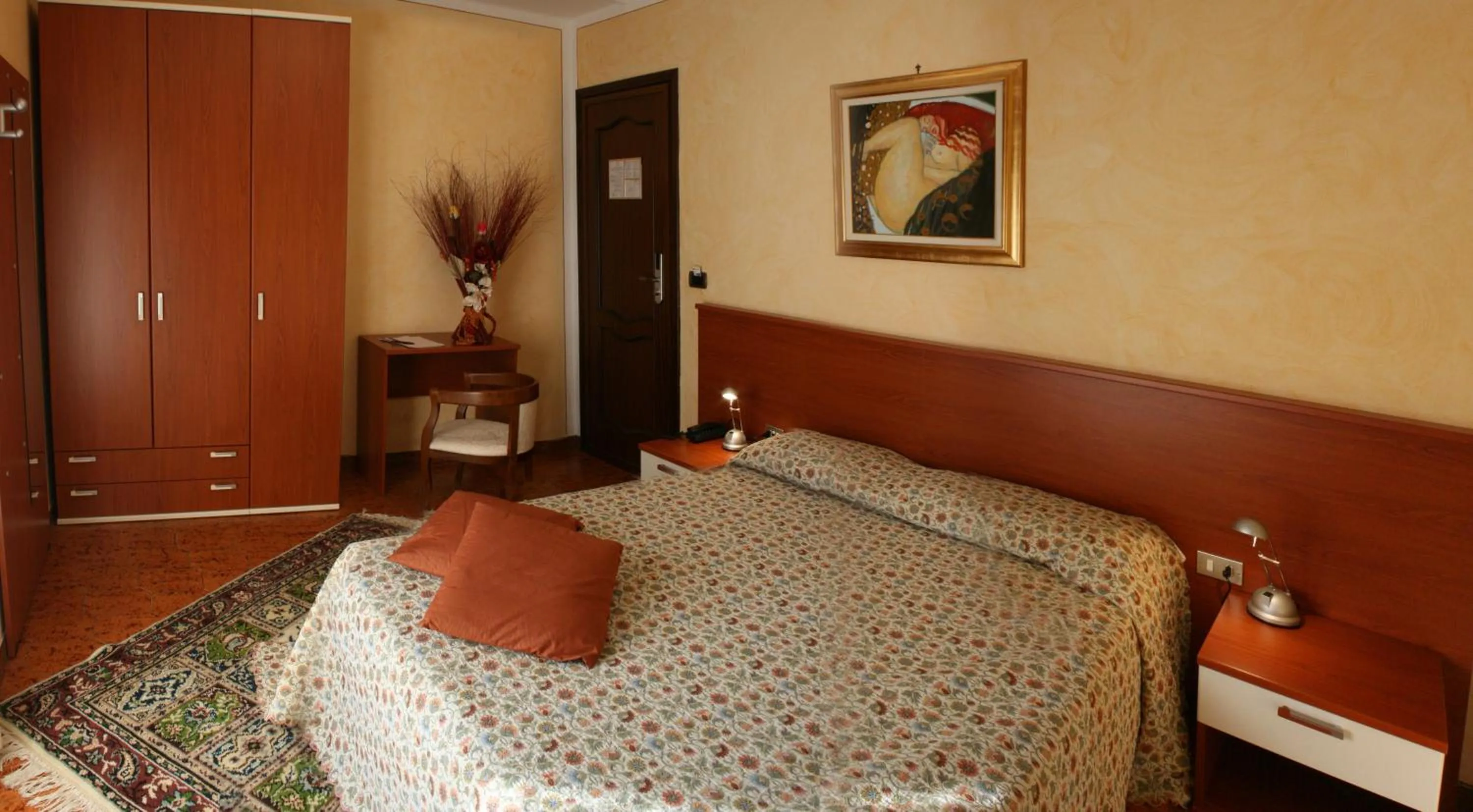 Bedroom, Bed in Hotel Reale