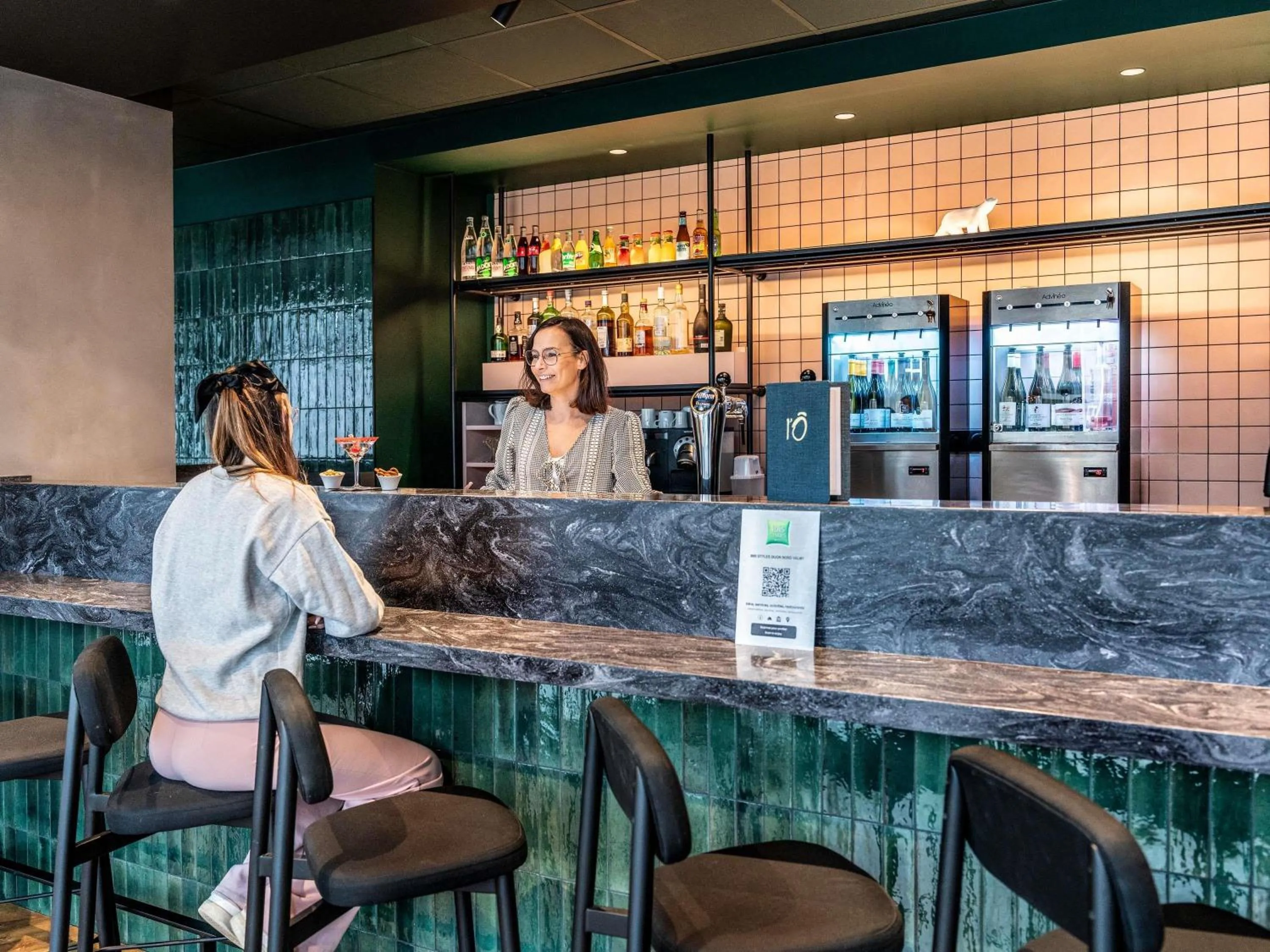 Lounge or bar in Ibis Styles Dijon Nord Valmy