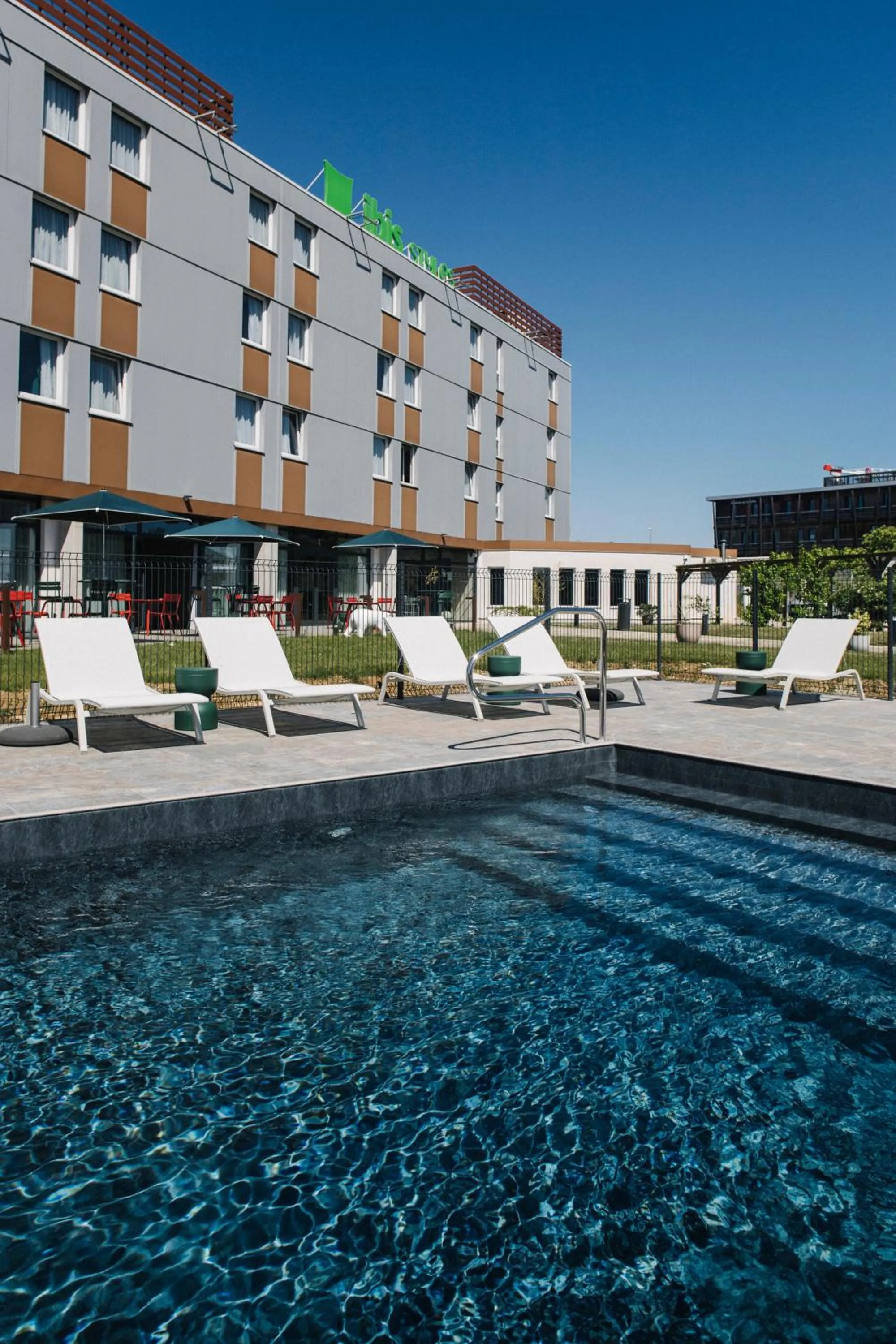 Swimming pool in Ibis Styles Dijon Nord Valmy