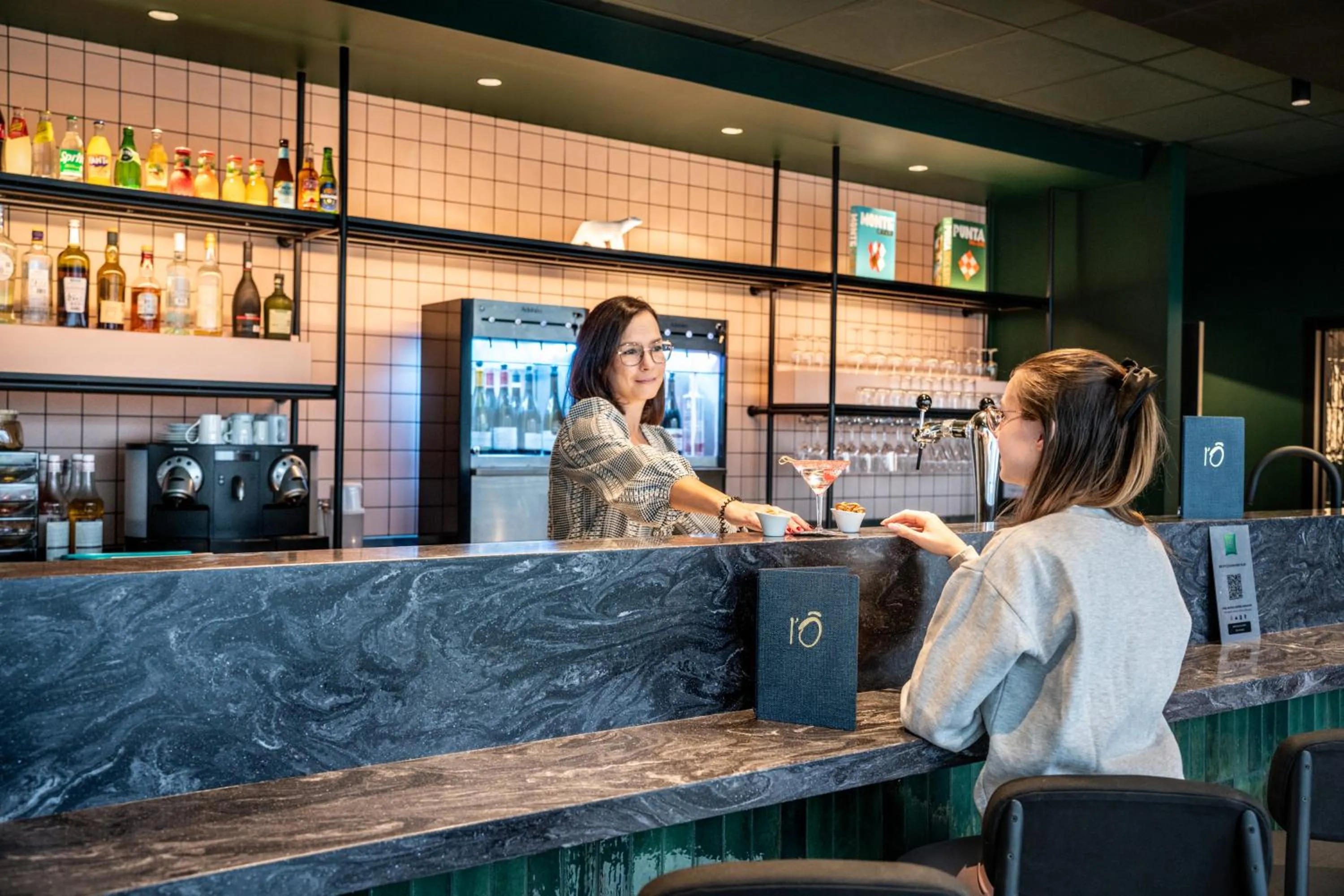 Lounge or bar in Ibis Styles Dijon Nord Valmy